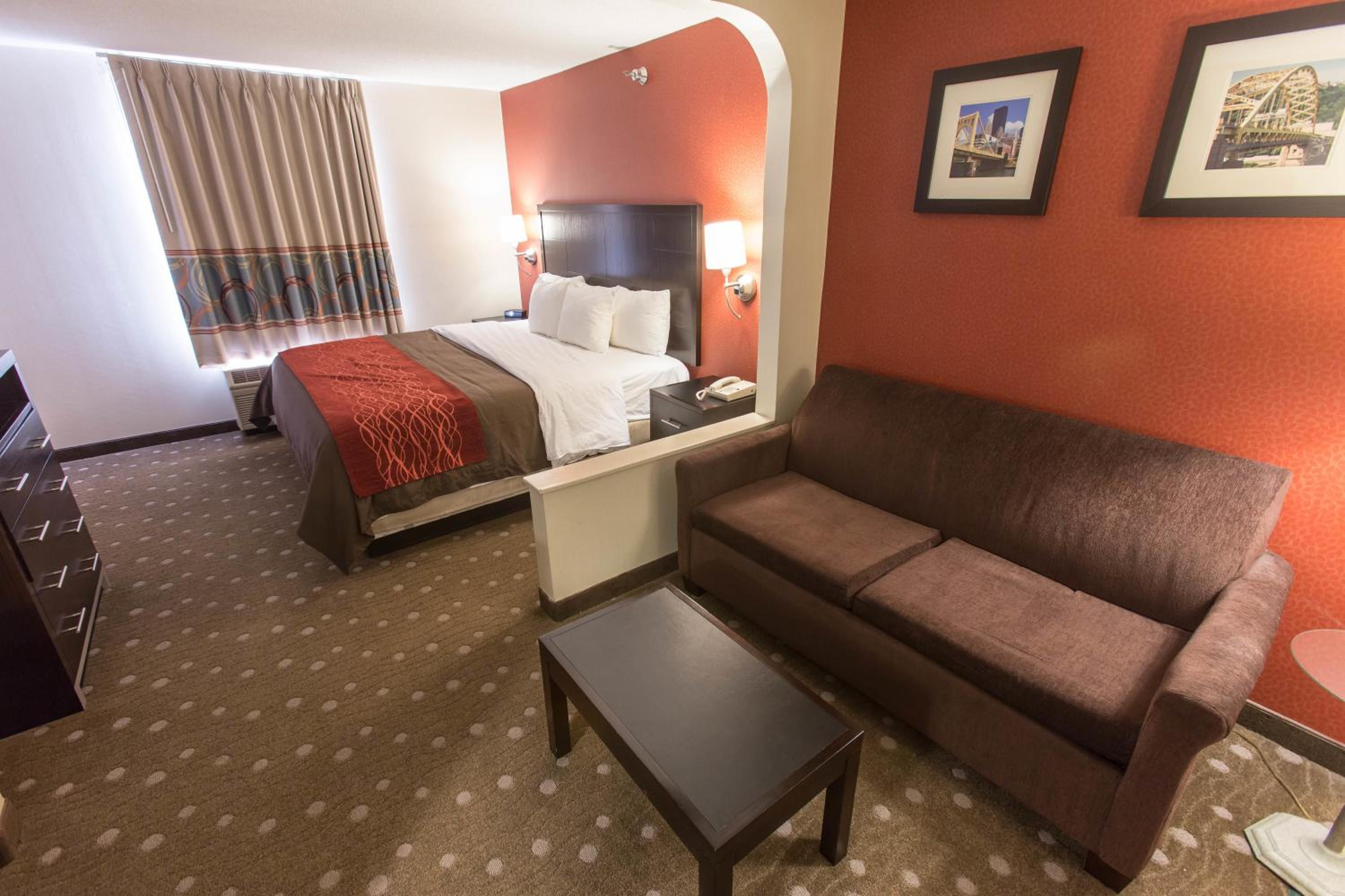King Suite - Non-Smoking - Photo 1