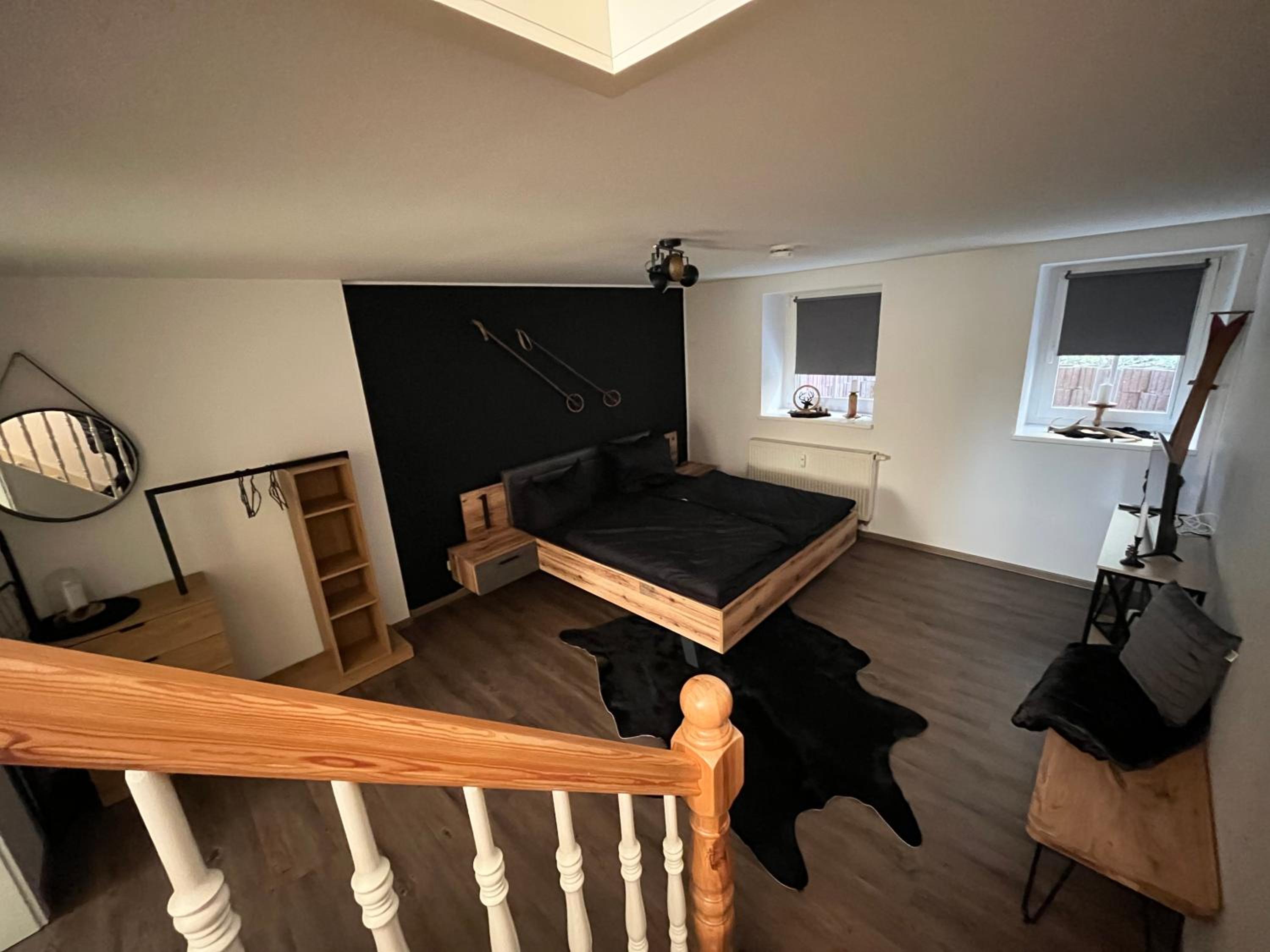 One-Bedroom Apartment photo 1