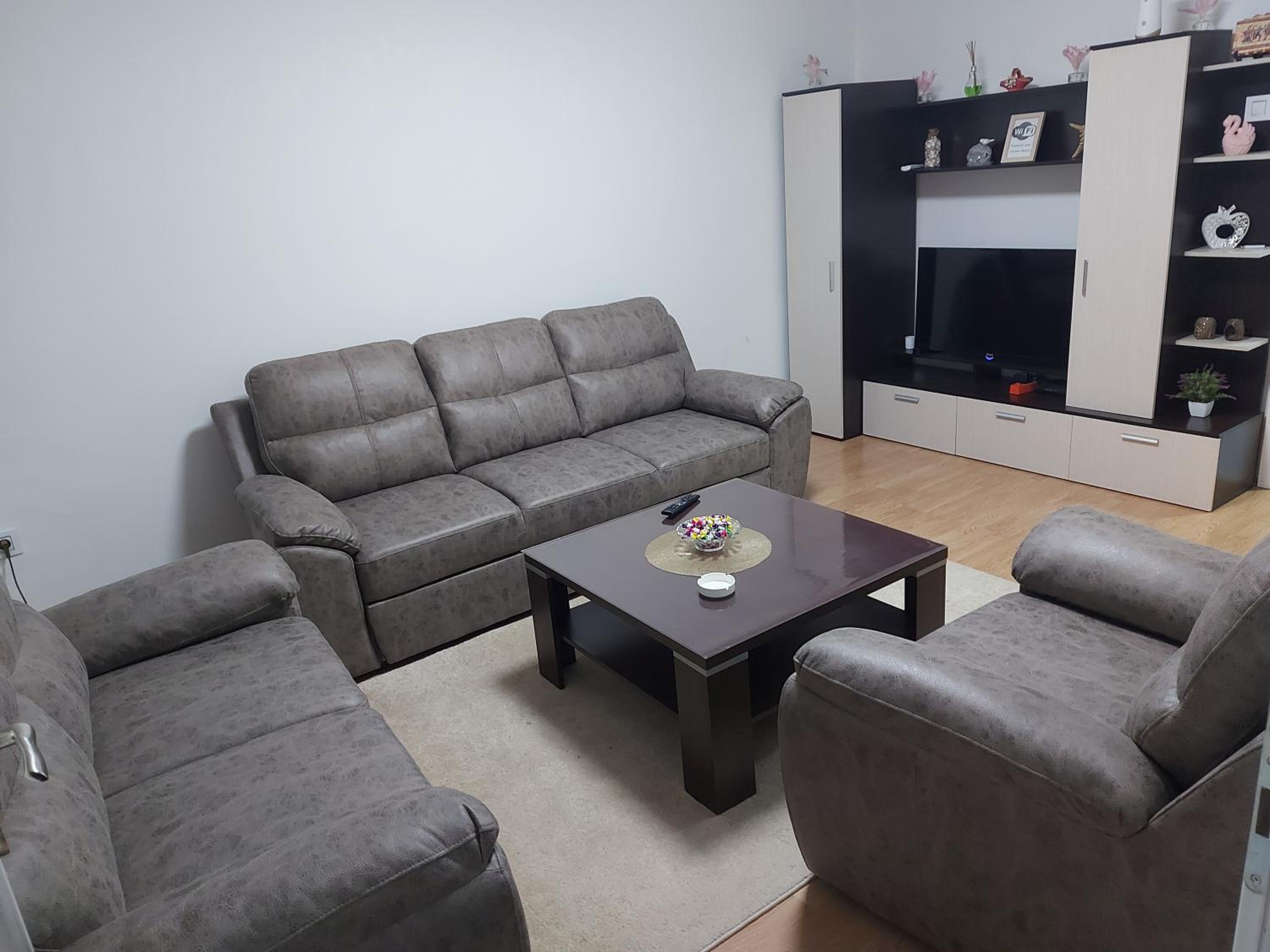 One-Bedroom Apartment photo 2