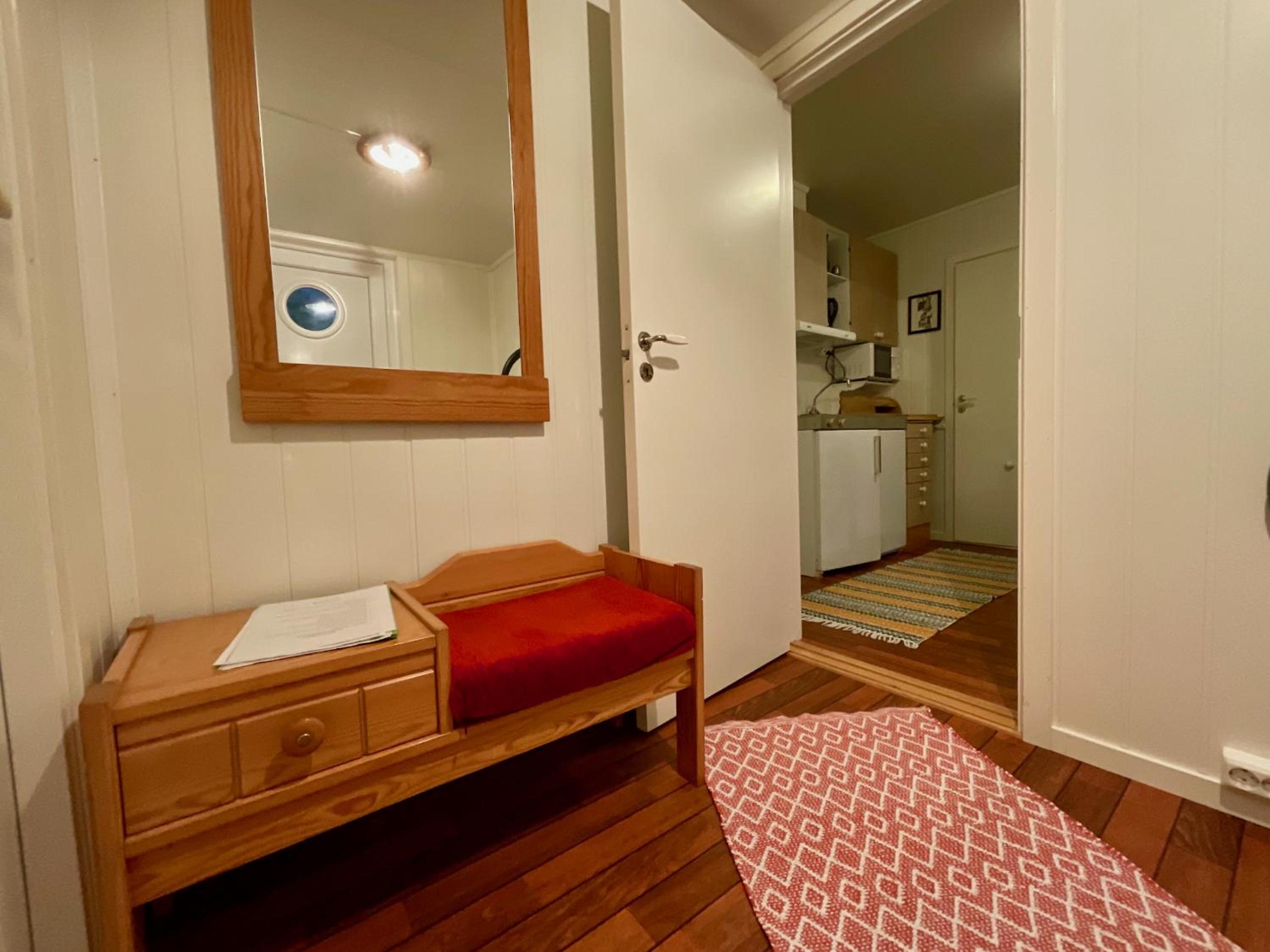 One-Bedroom Apartment photo 1