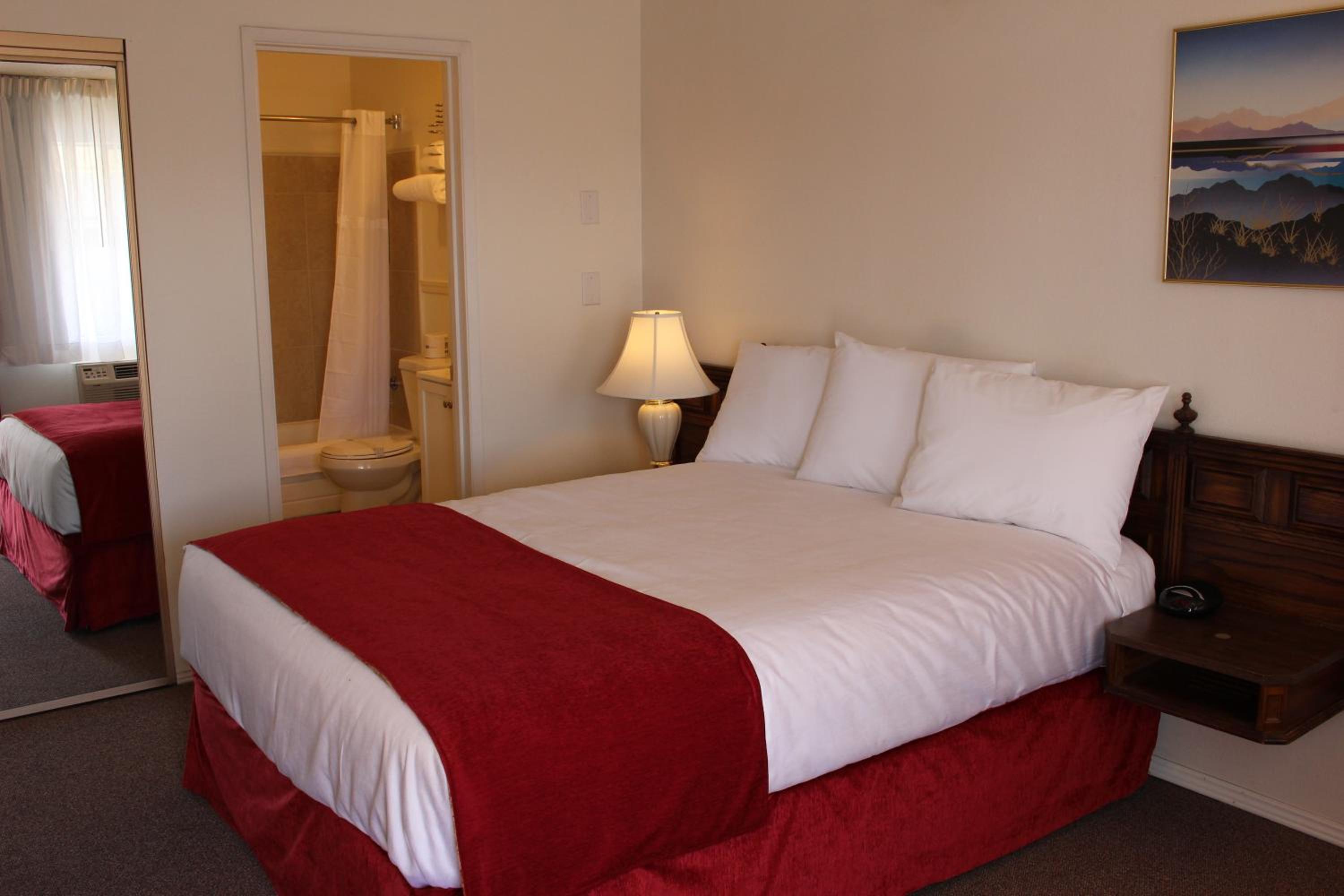 Standard Queen Room photo 3