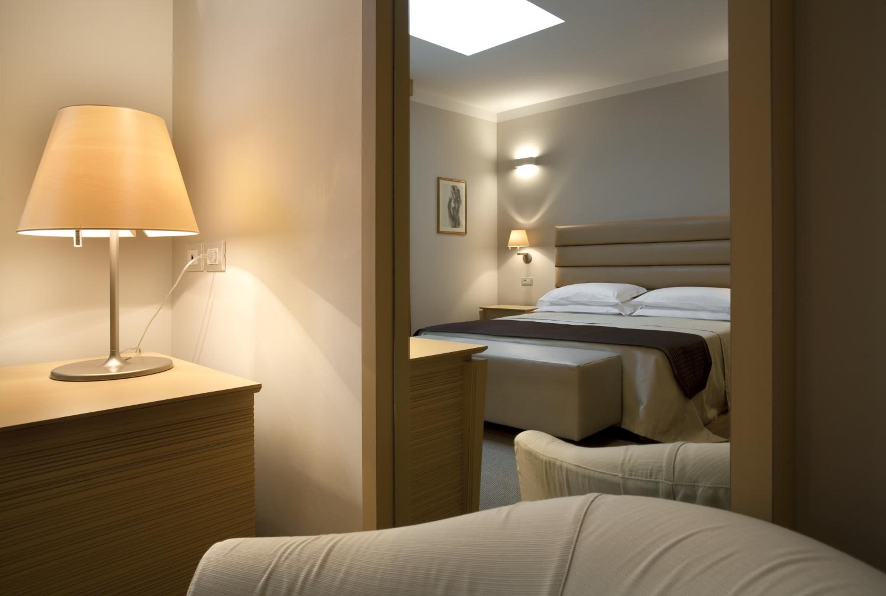 Classic Double Room - Photo 10
