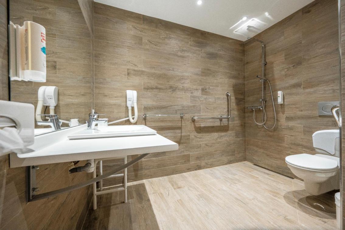 Double Room - Disability Access - Photo 2
