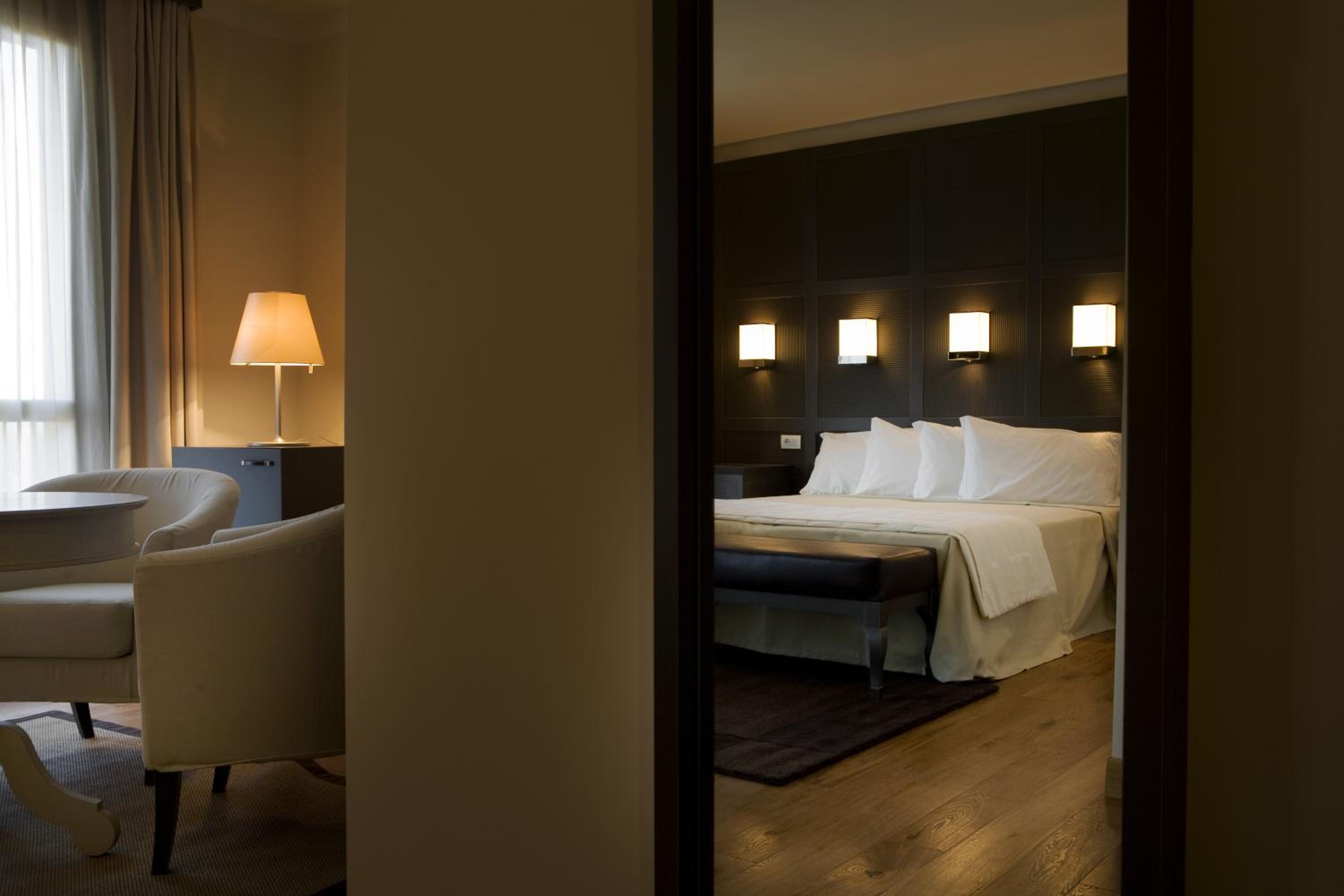Deluxe Double Room - Photo 7