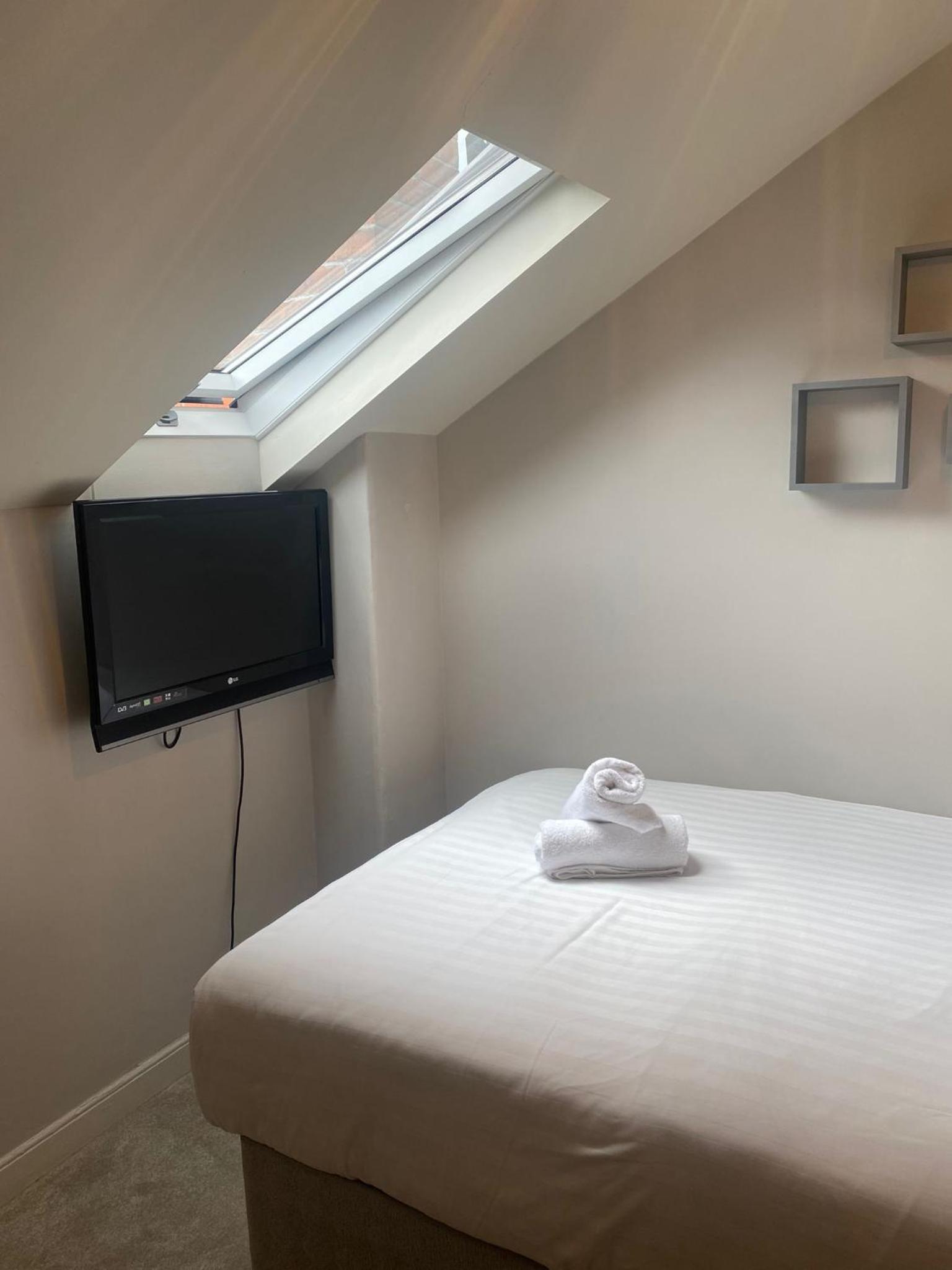 Double Room with Private External Bathroom photo 3