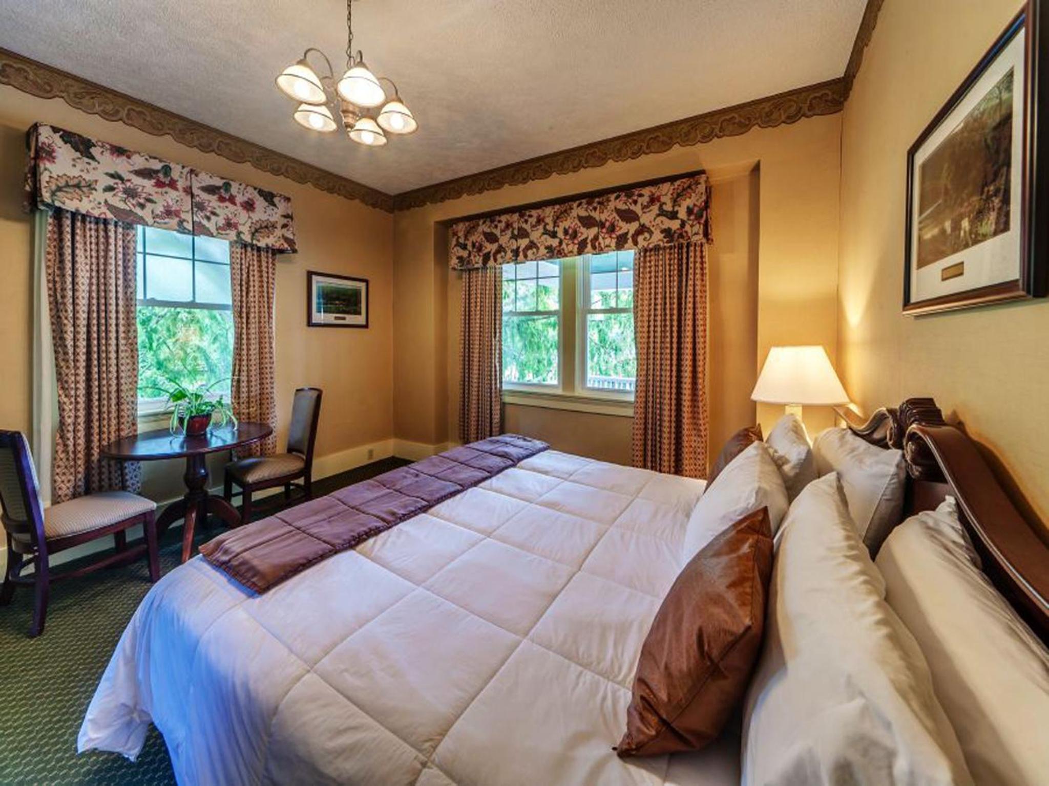 King Room with Riverview - Photo 5