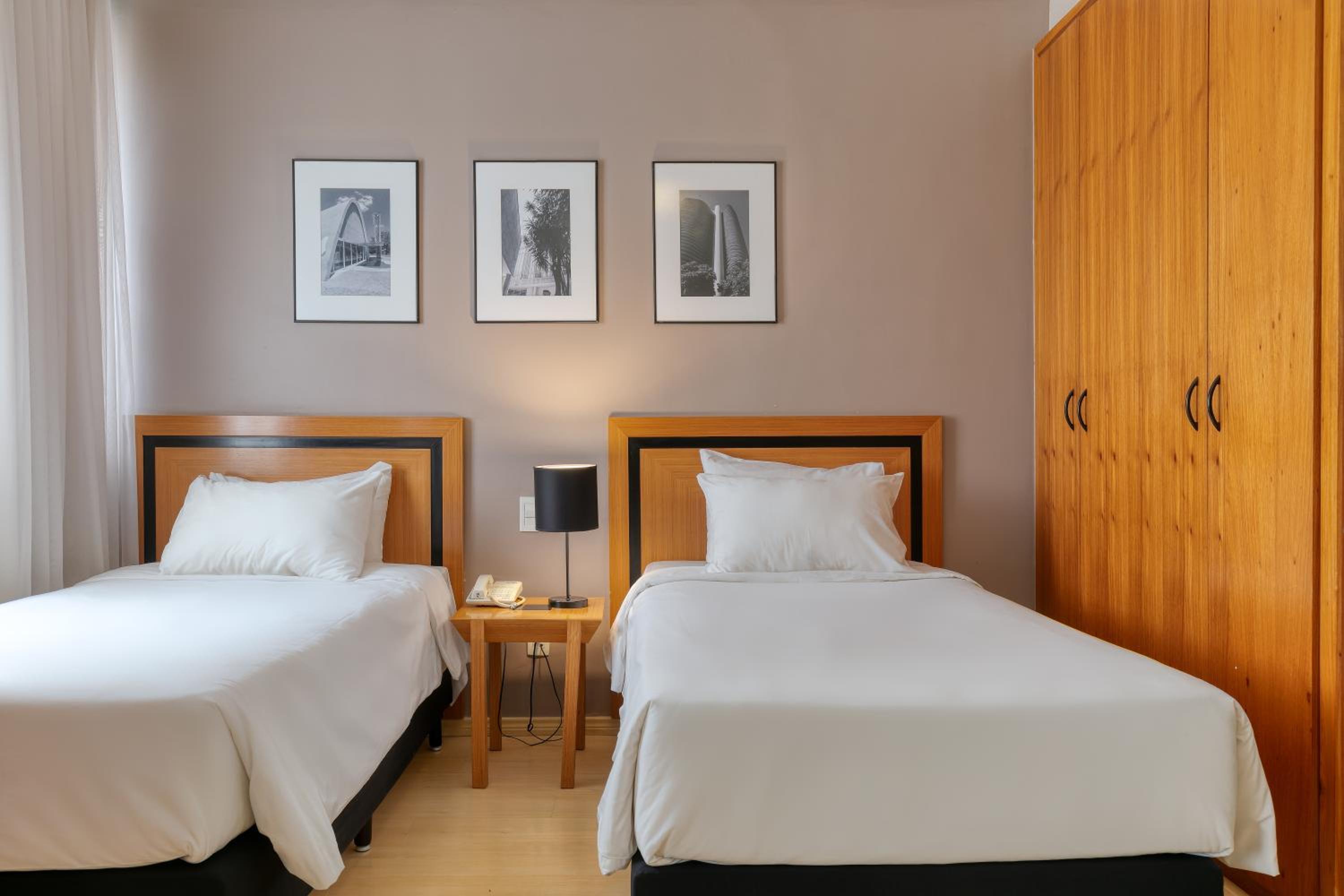 Standard Twin Room - Photo 1