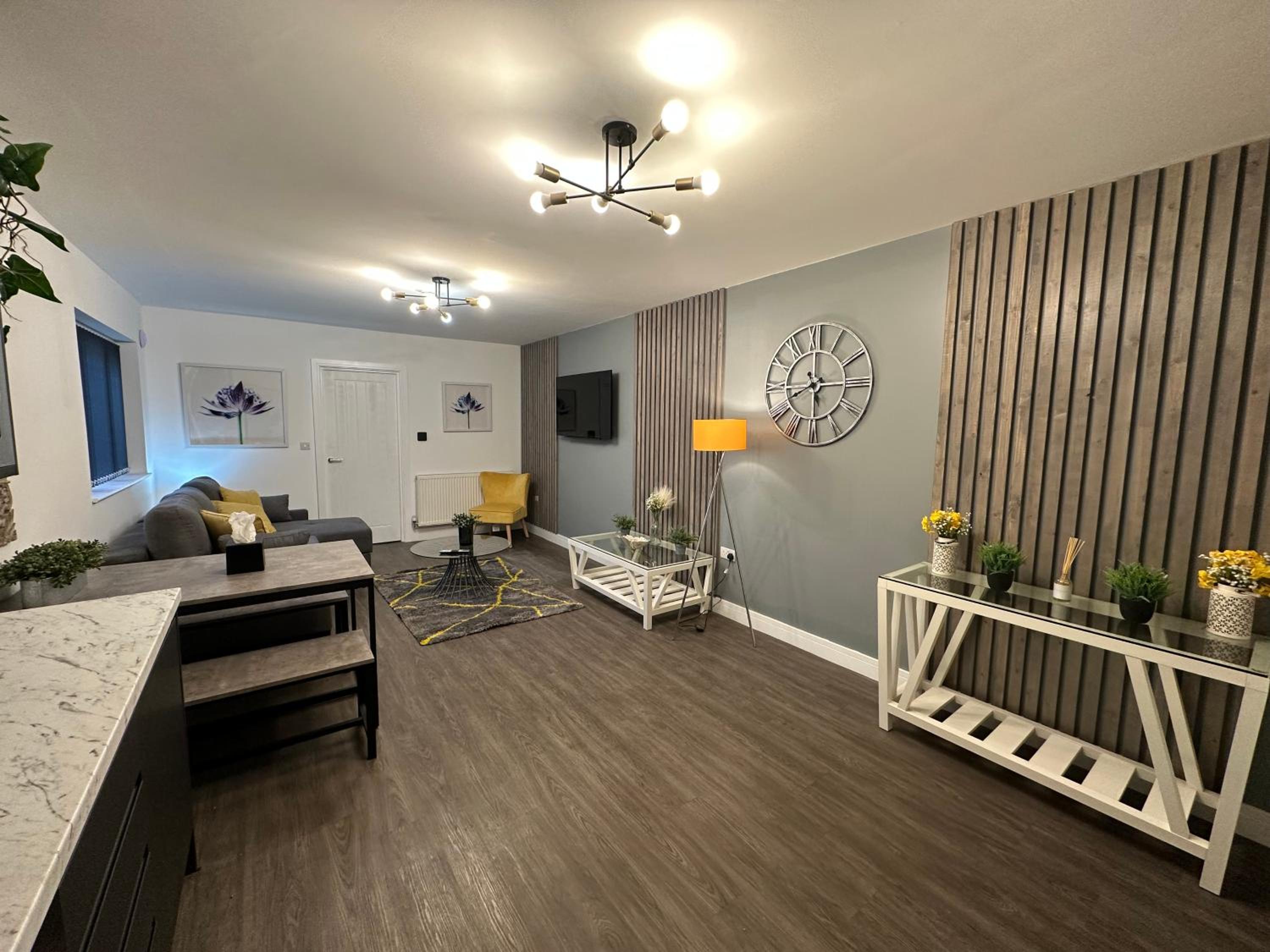 One-Bedroom Apartment with Terrace photo 2