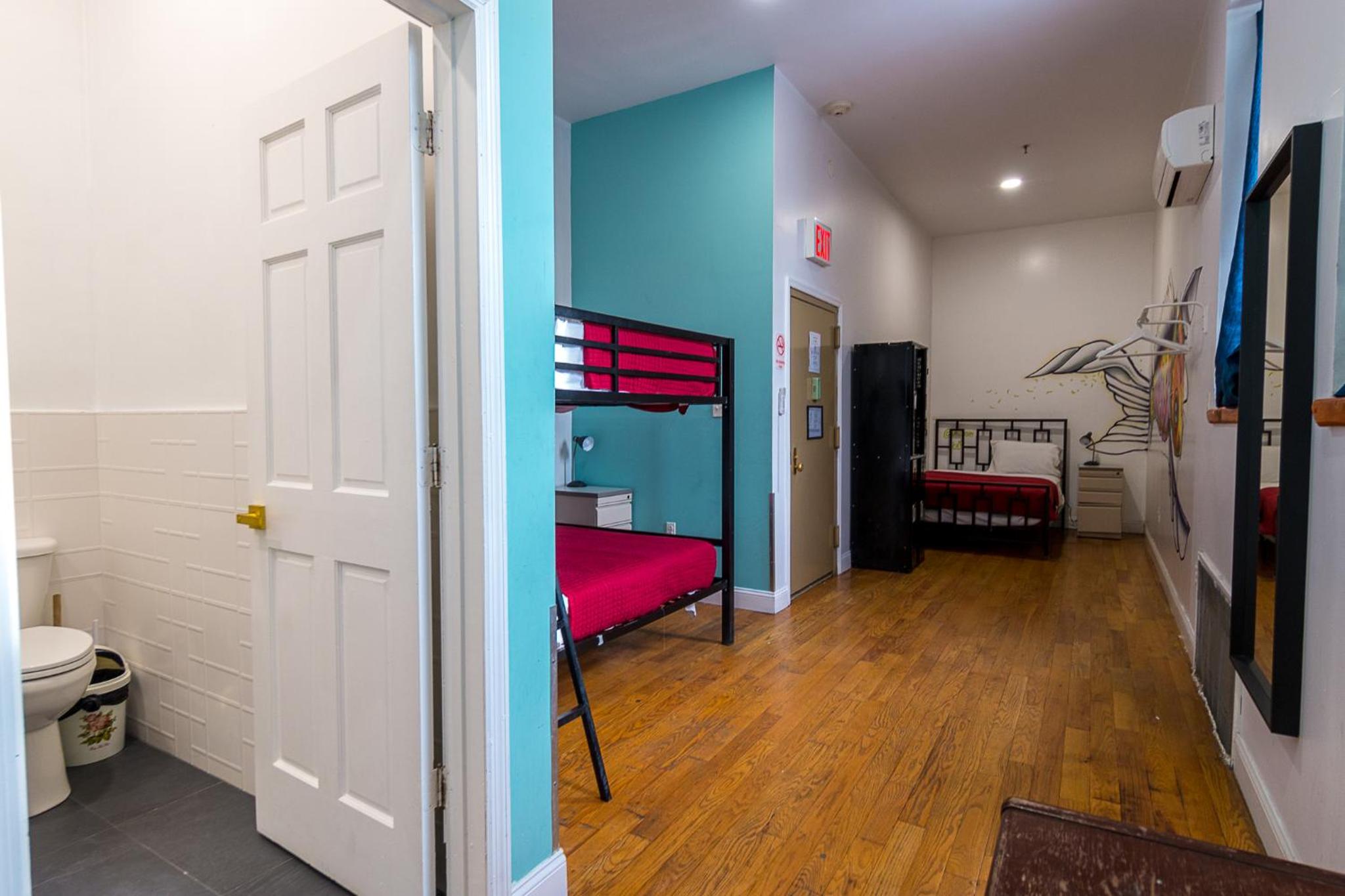 Single Bed in 3-Bed Mixed Dormitory With Private Bathroom photo 1