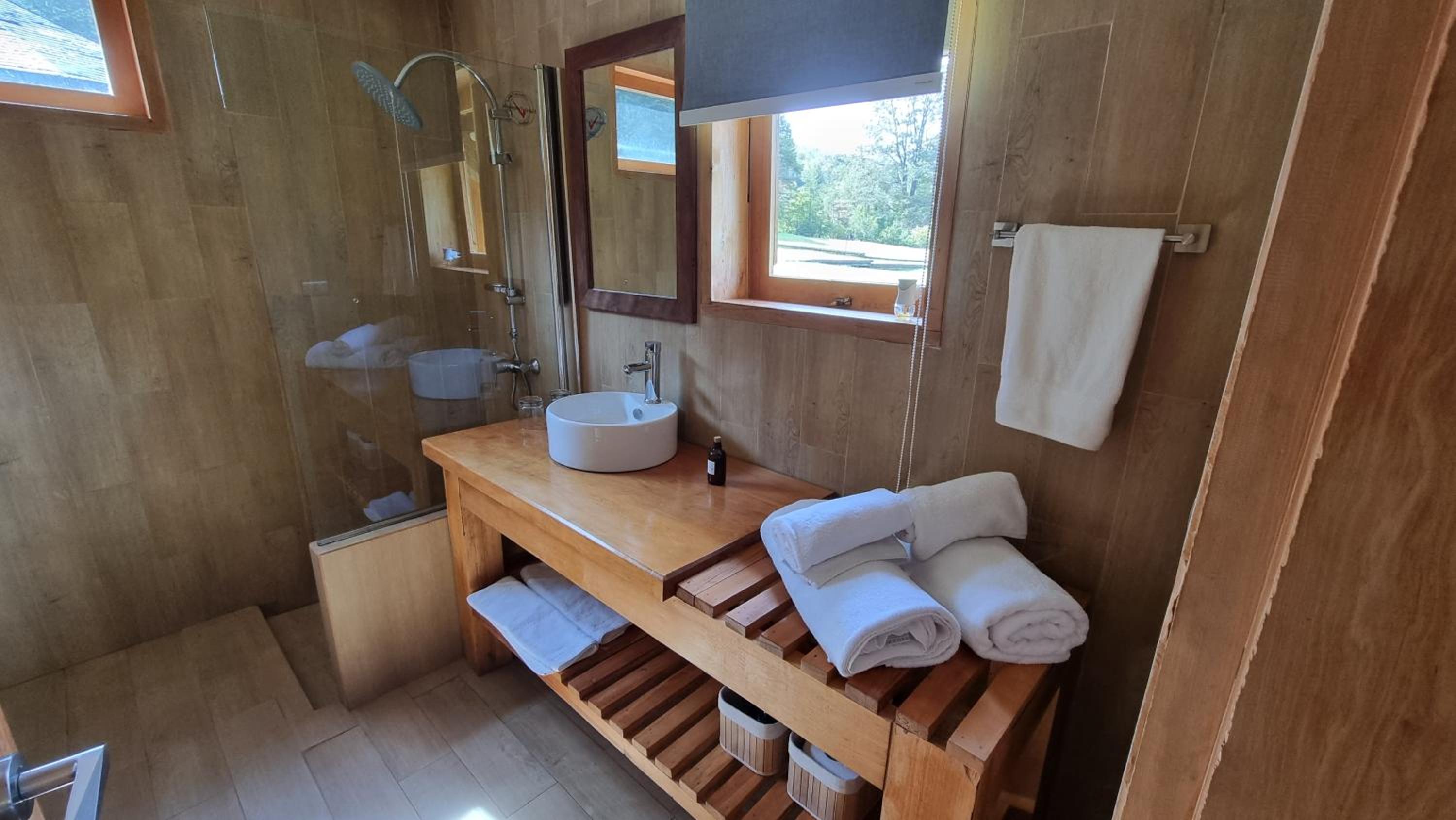 Deluxe Double Room with Balcony photo 3