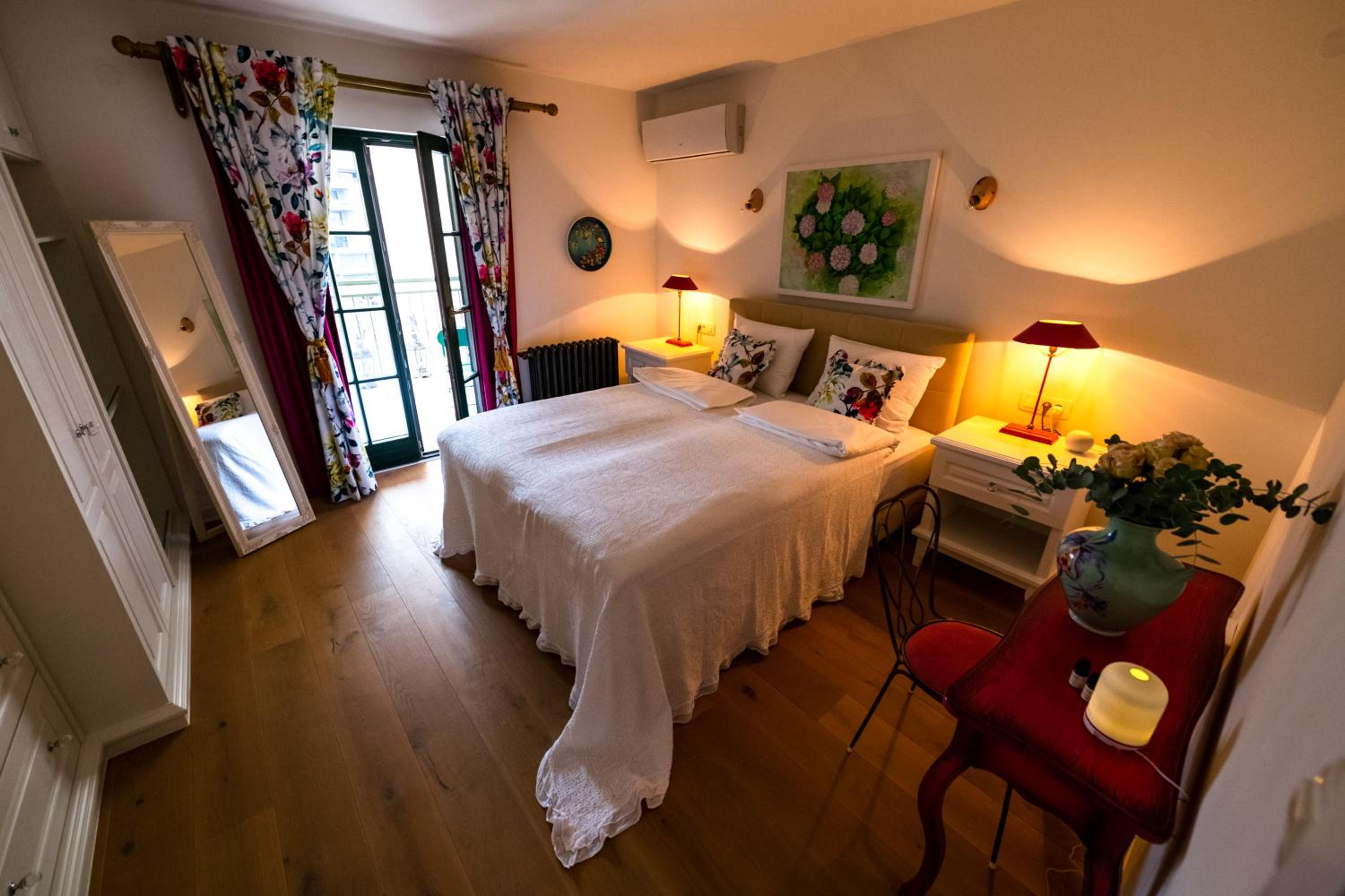 Deluxe Double Room with Balcony photo 1