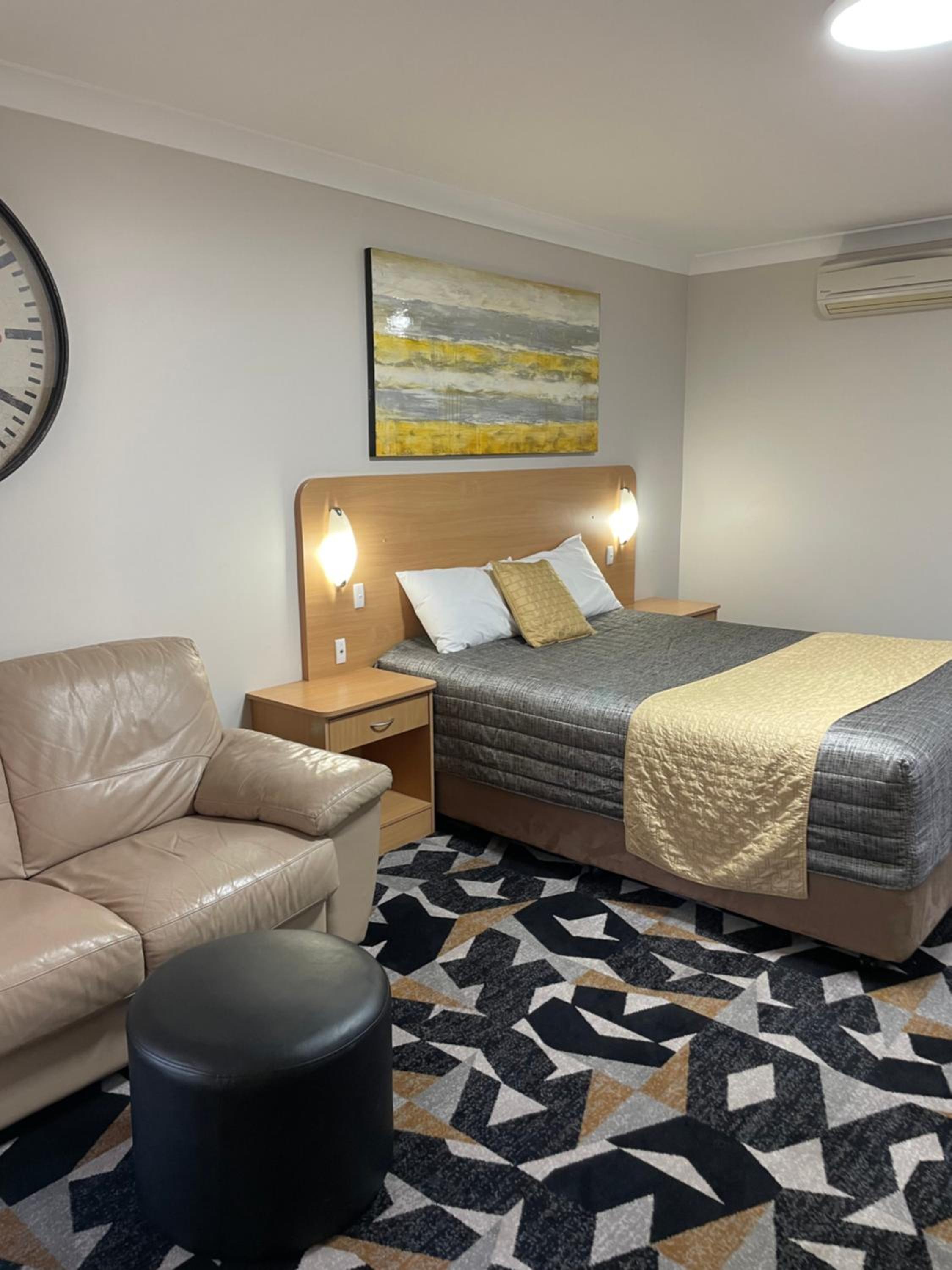 Deluxe Queen Room - Photo 1