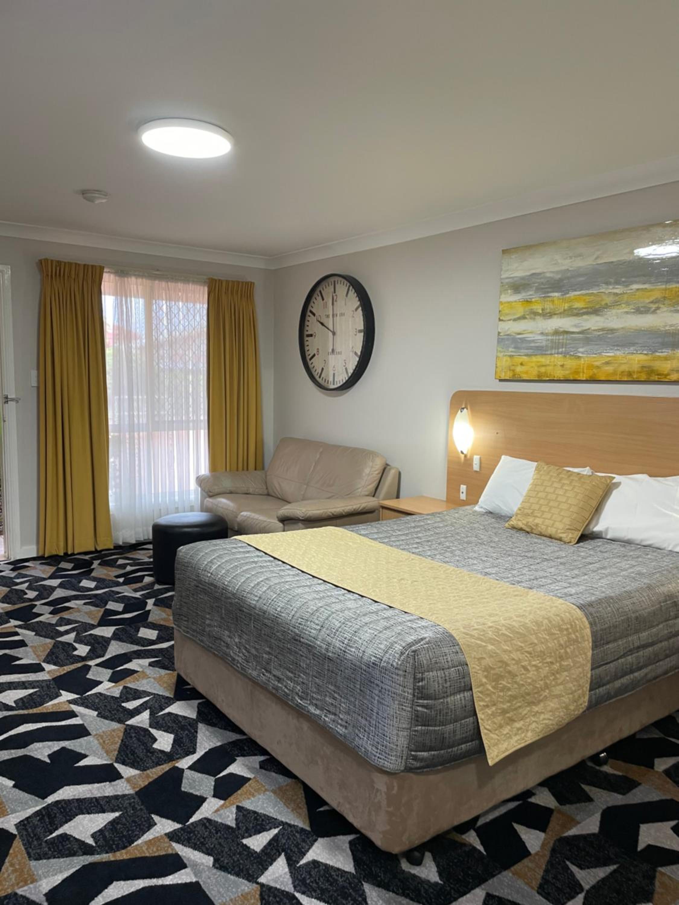 Deluxe Queen Room - Photo 3