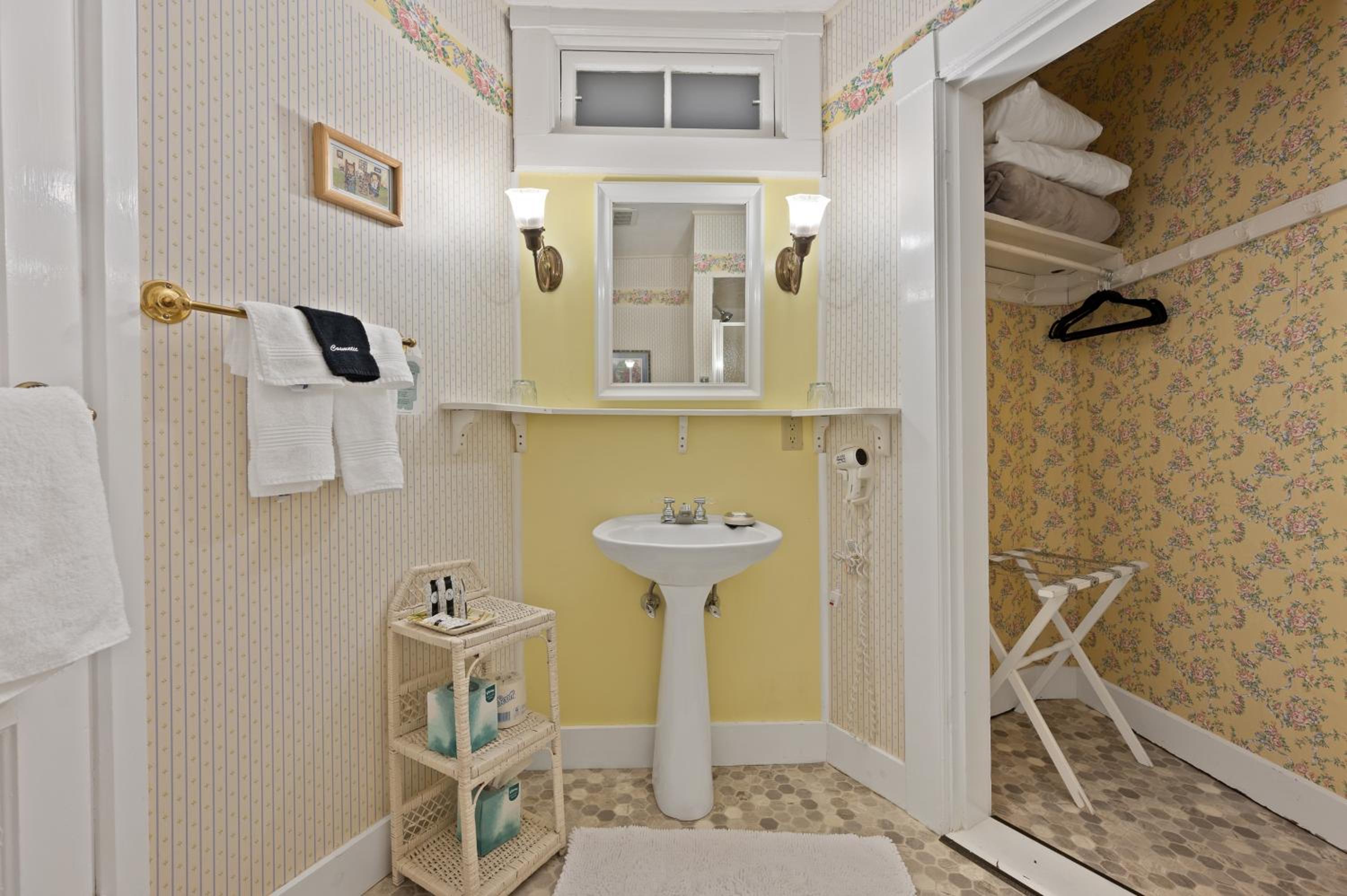 Deluxe Queen Room photo 3
