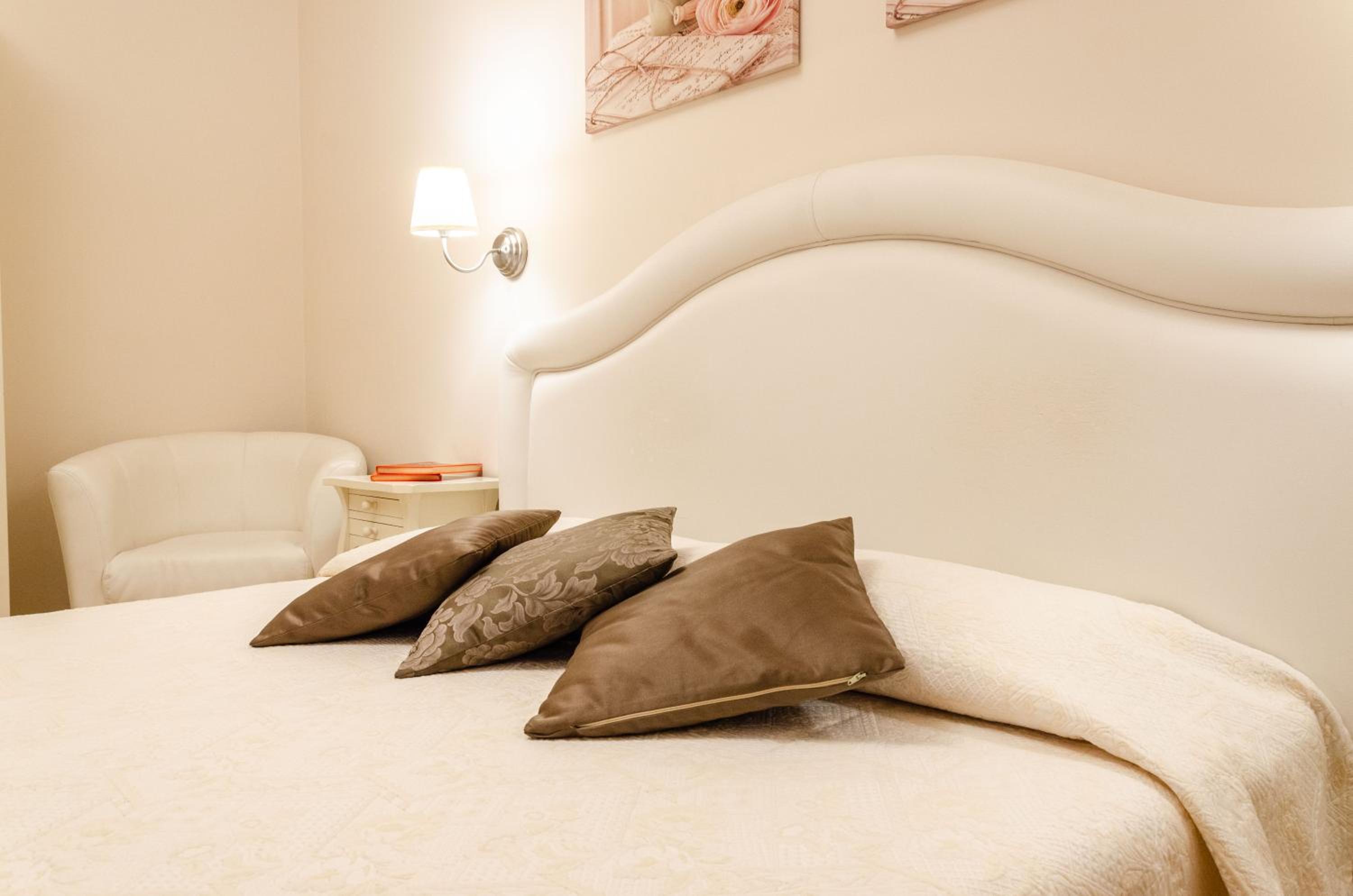 Standard Double or Twin Room with Balcony photo 3