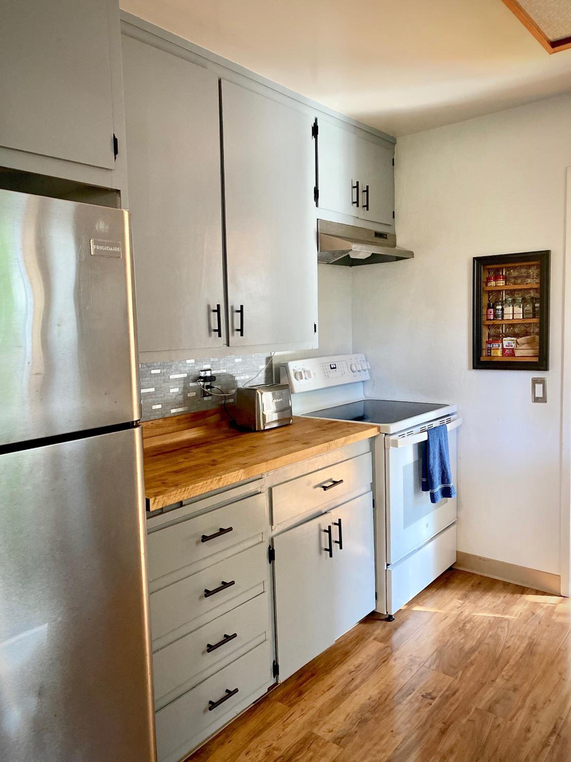 Three-Bedroom House photo 2