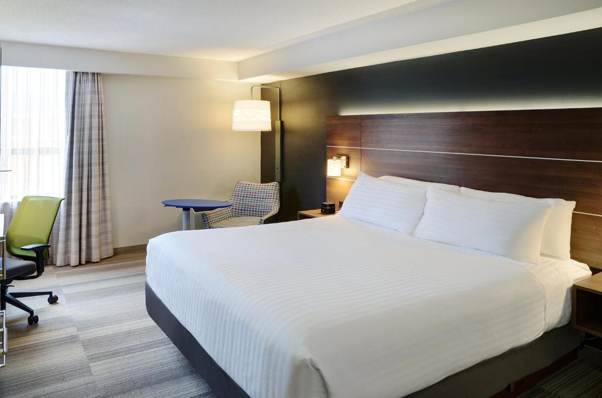 Standard King Room - Photo 3