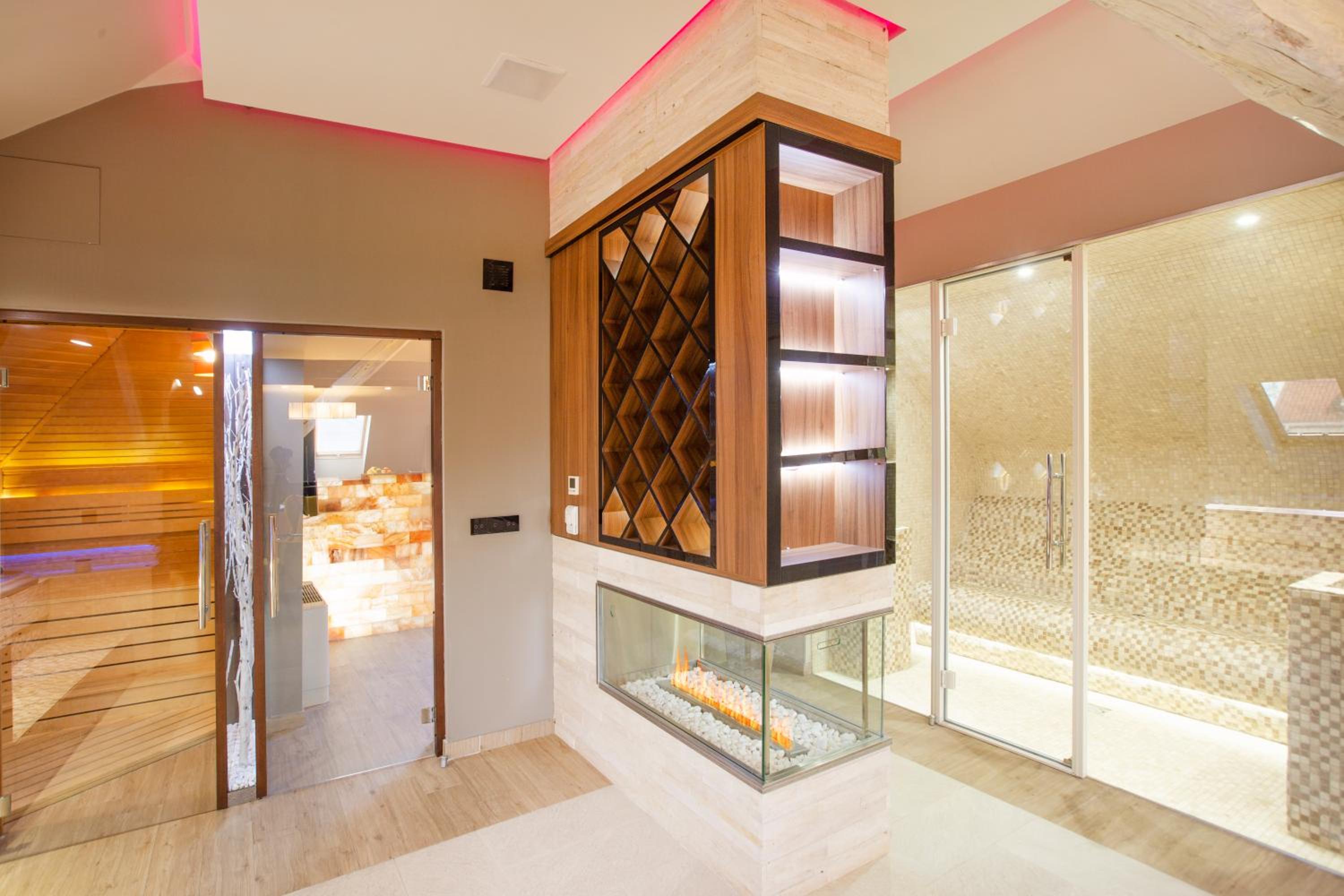 Suite with Spa Bath - Photo 5