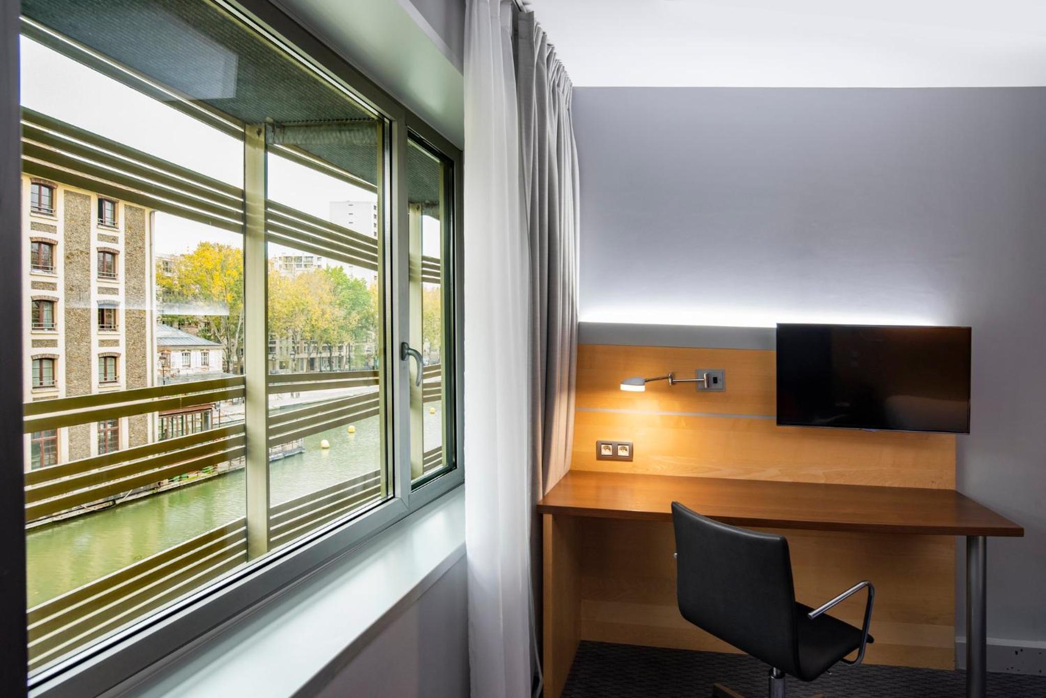 Twin Room with Canal View