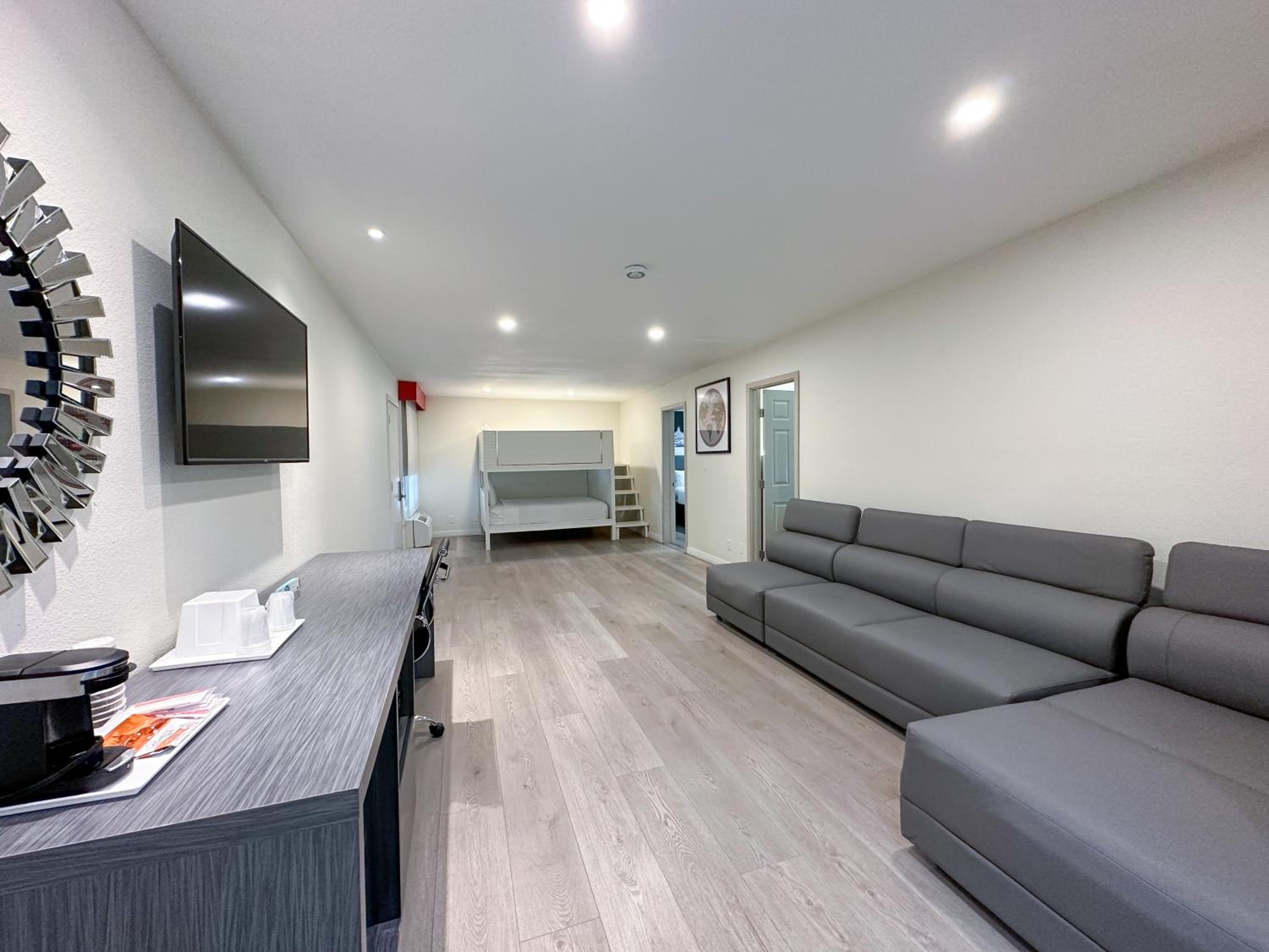 1 King Bed, 1 Queen Bed, 1 Bunk Bed, 2 Bedroom Family Suite, NSMK - Photo 1