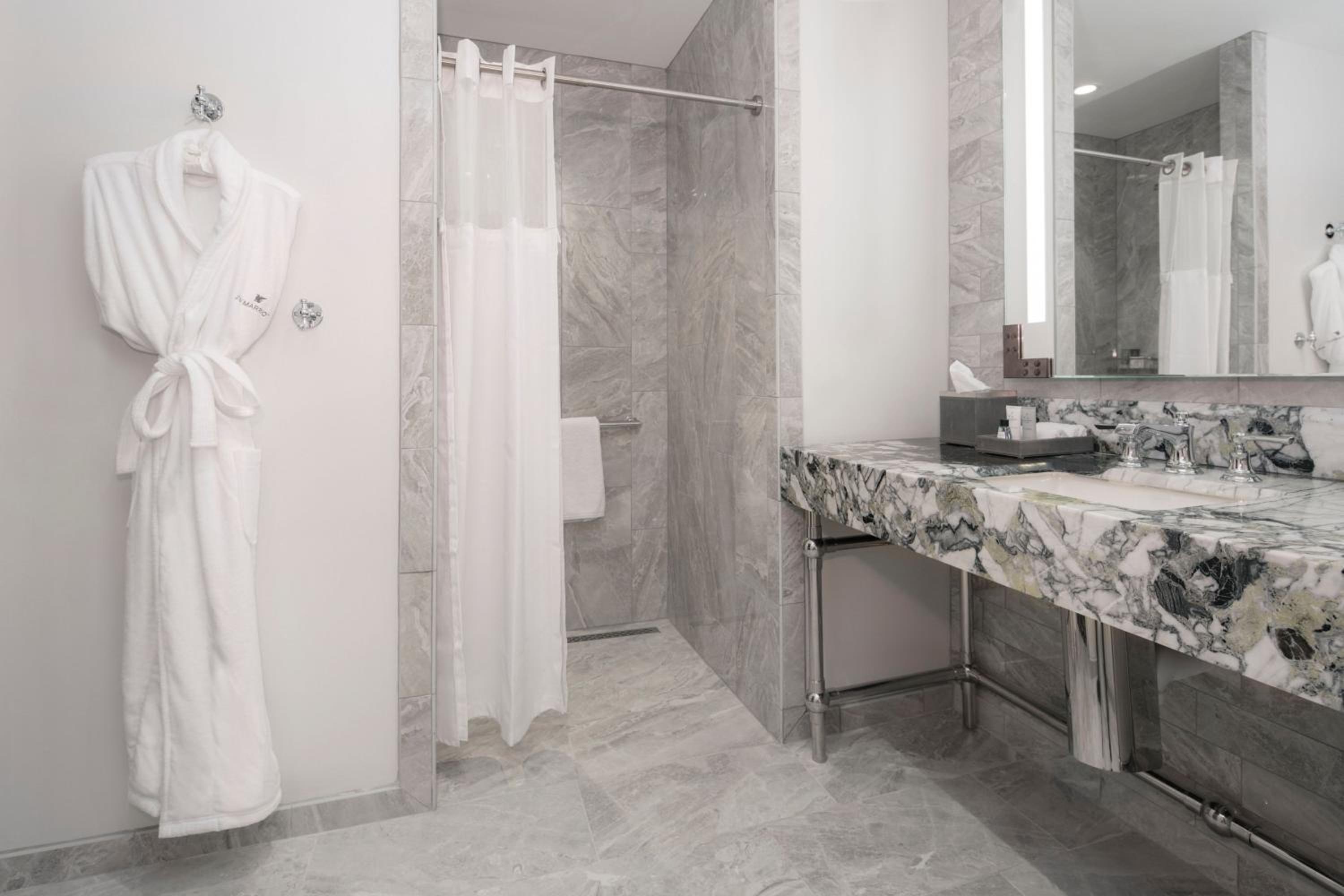 King Room with Interior View