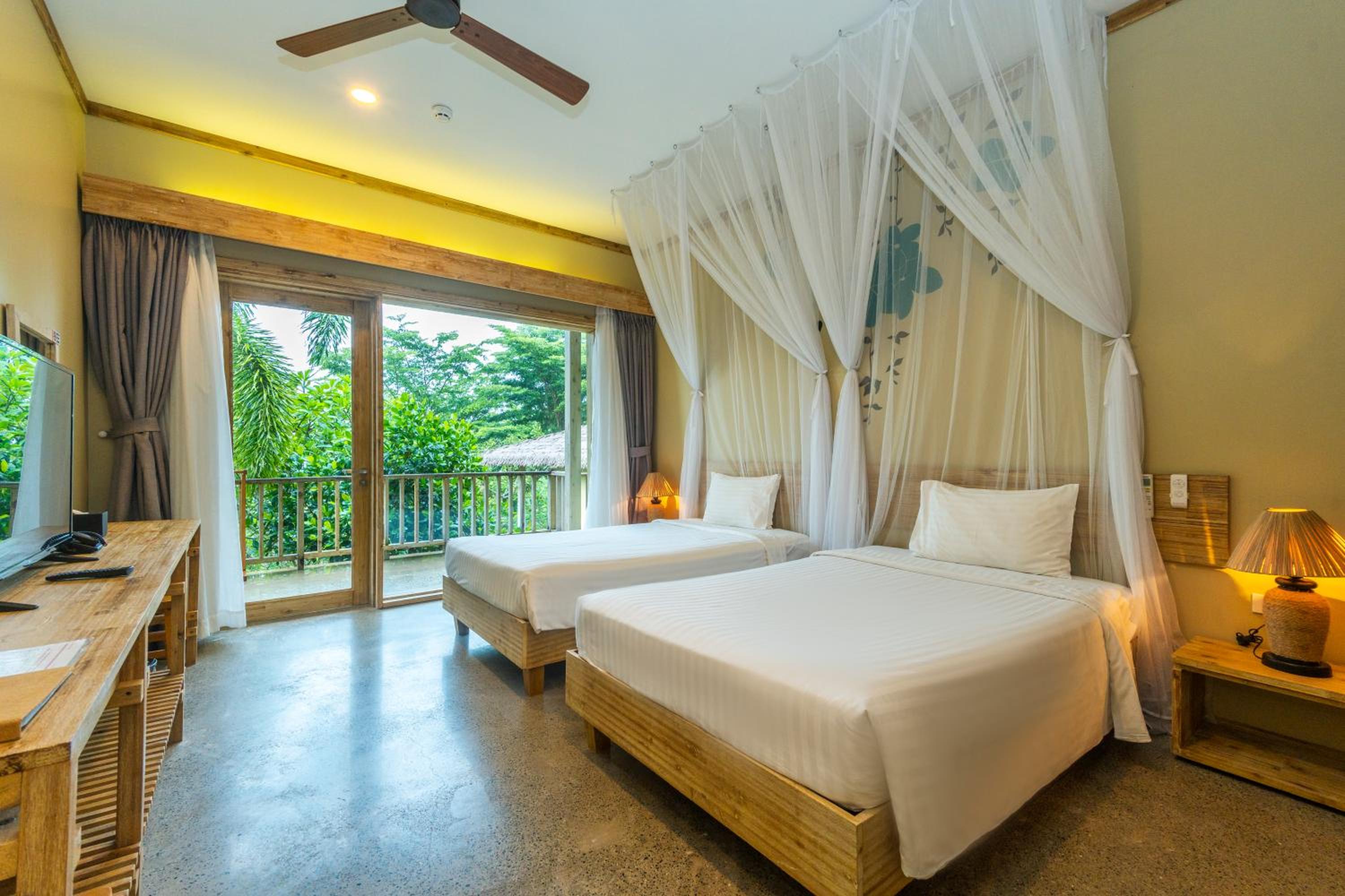Deluxe Family Bungalow with 2-Bedroom photo 3