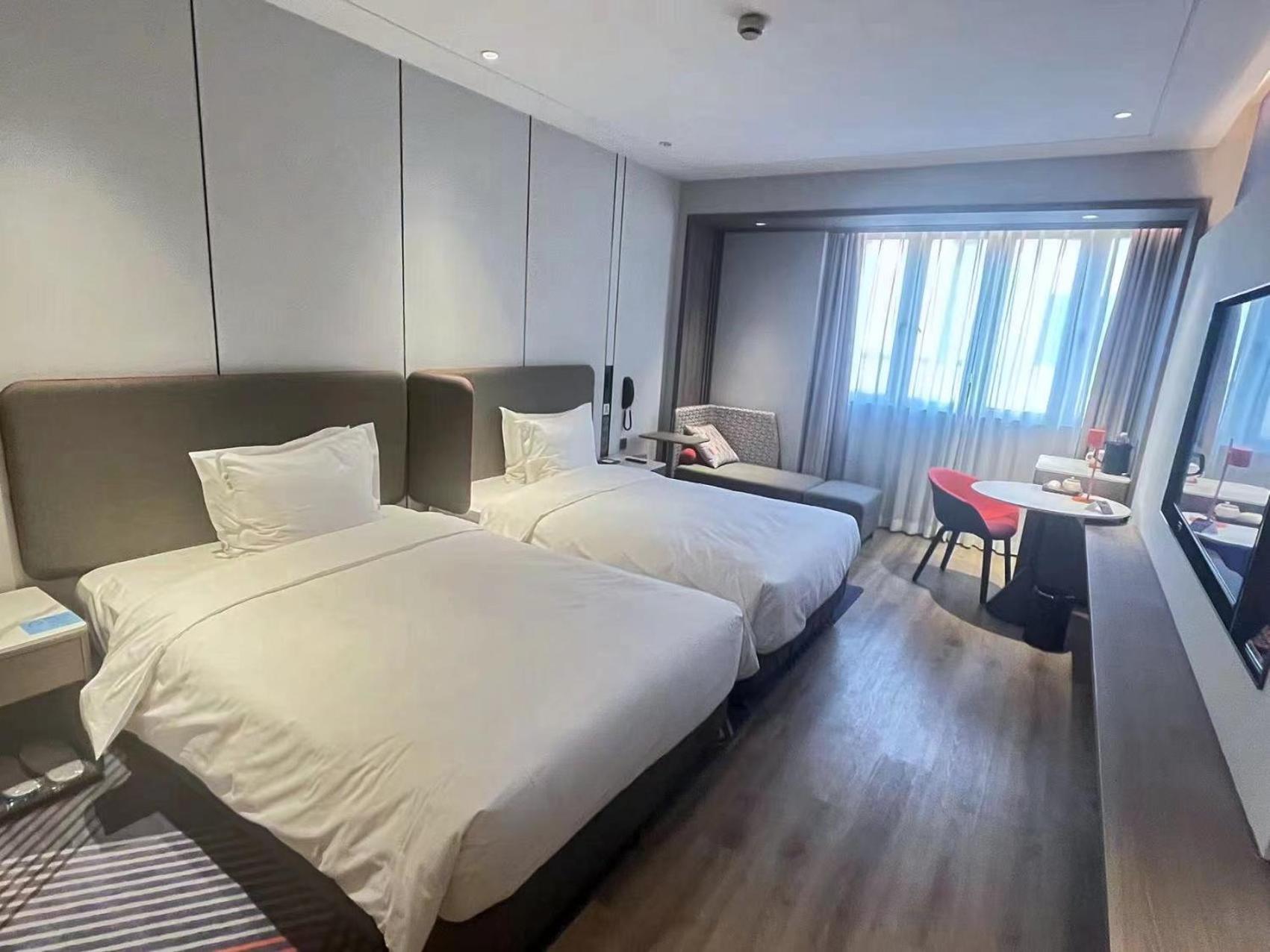 Standard Twin Room - Photo 3