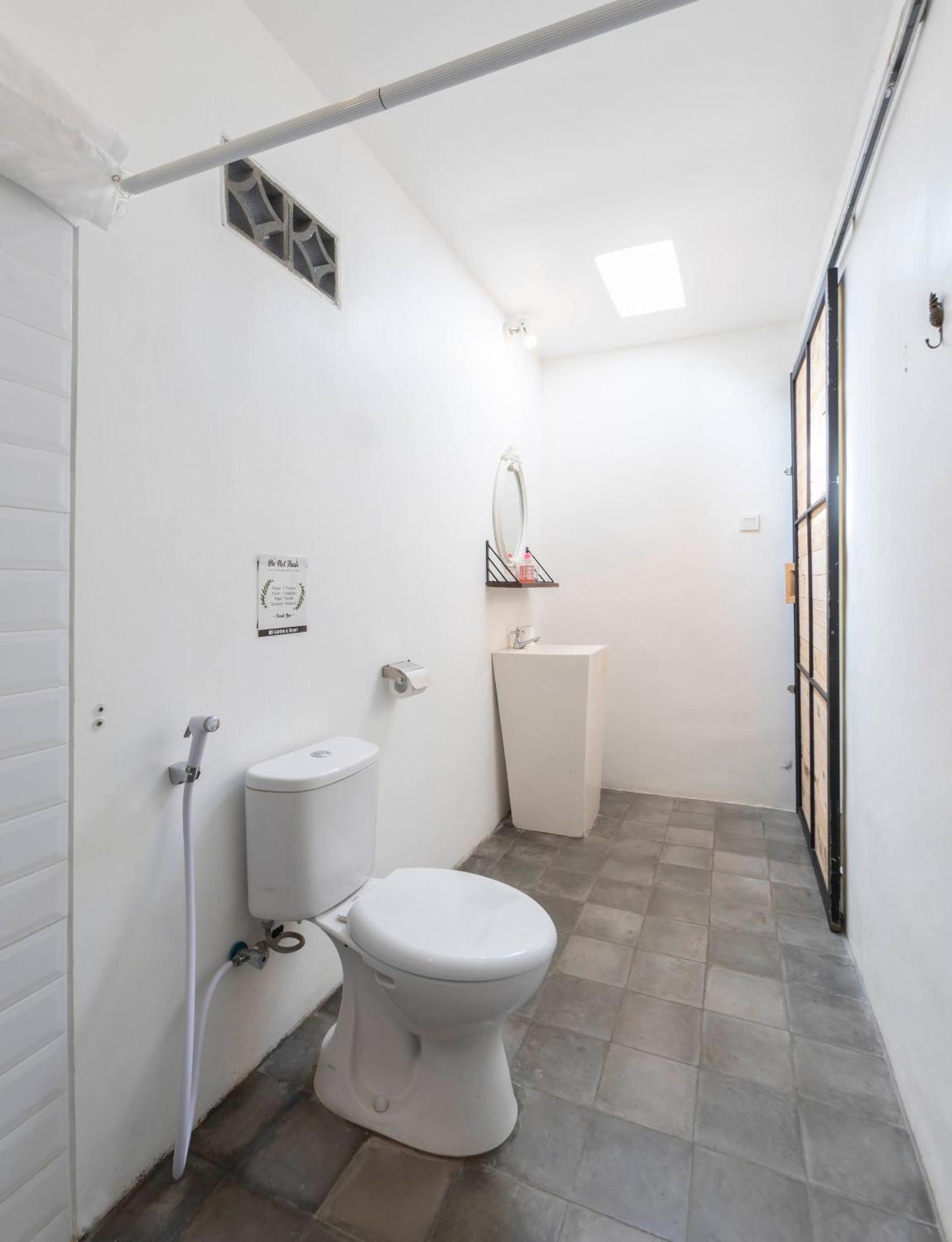 One-Bedroom Bungalow - Photo 21