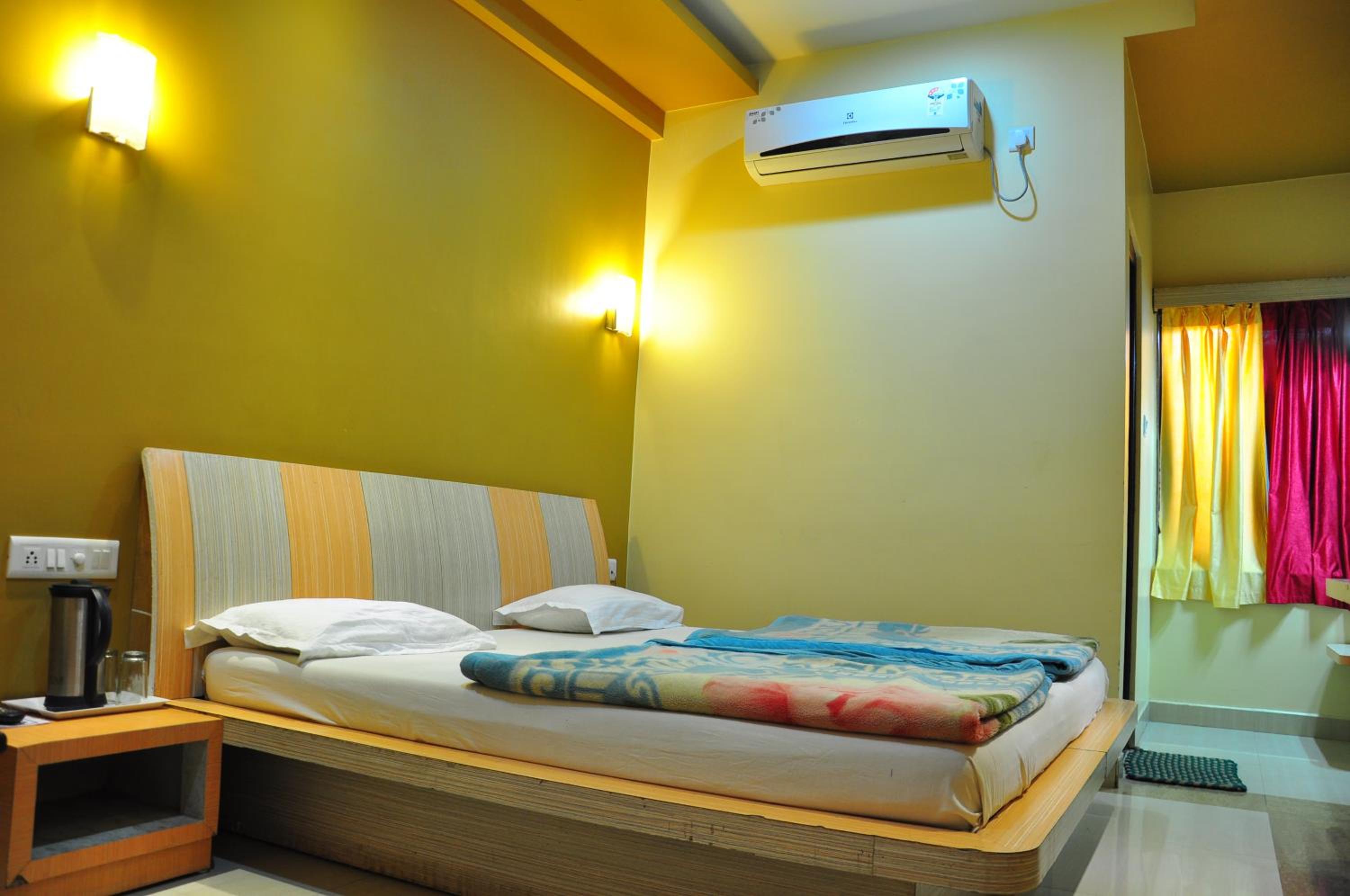 Basic Triple Room photo 3