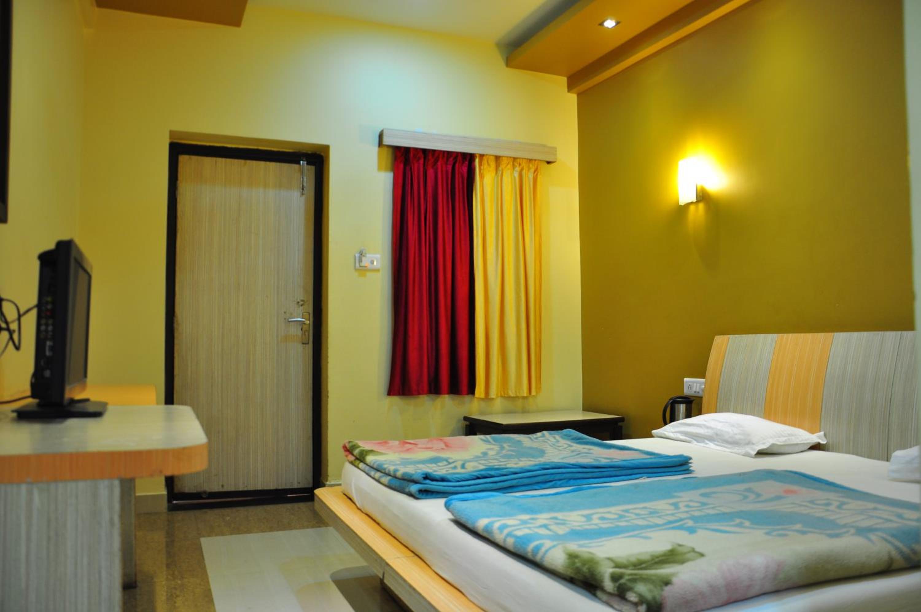 Basic Triple Room photo 2