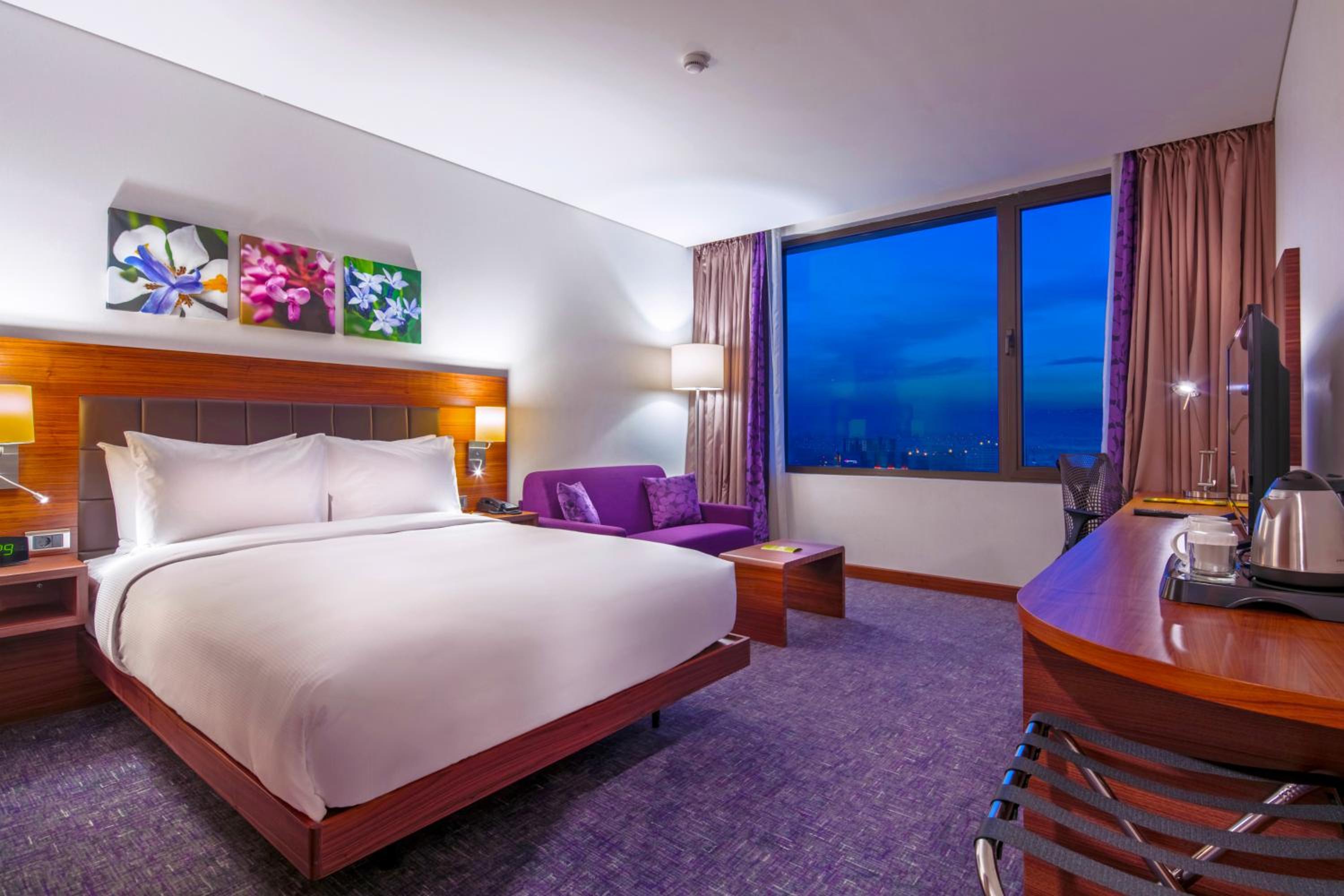 Standard Queen Room
