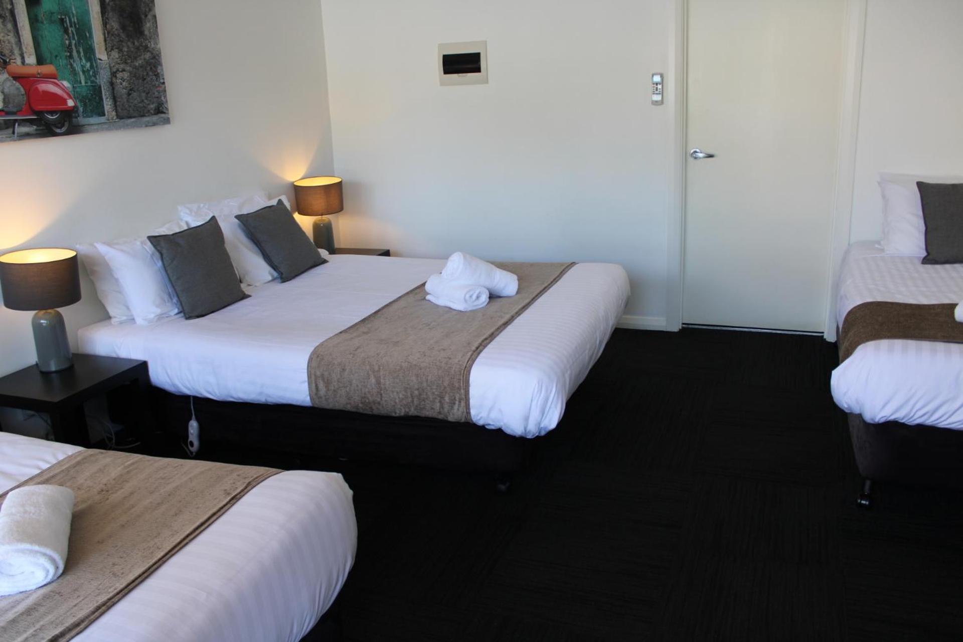 Queen Twin Room