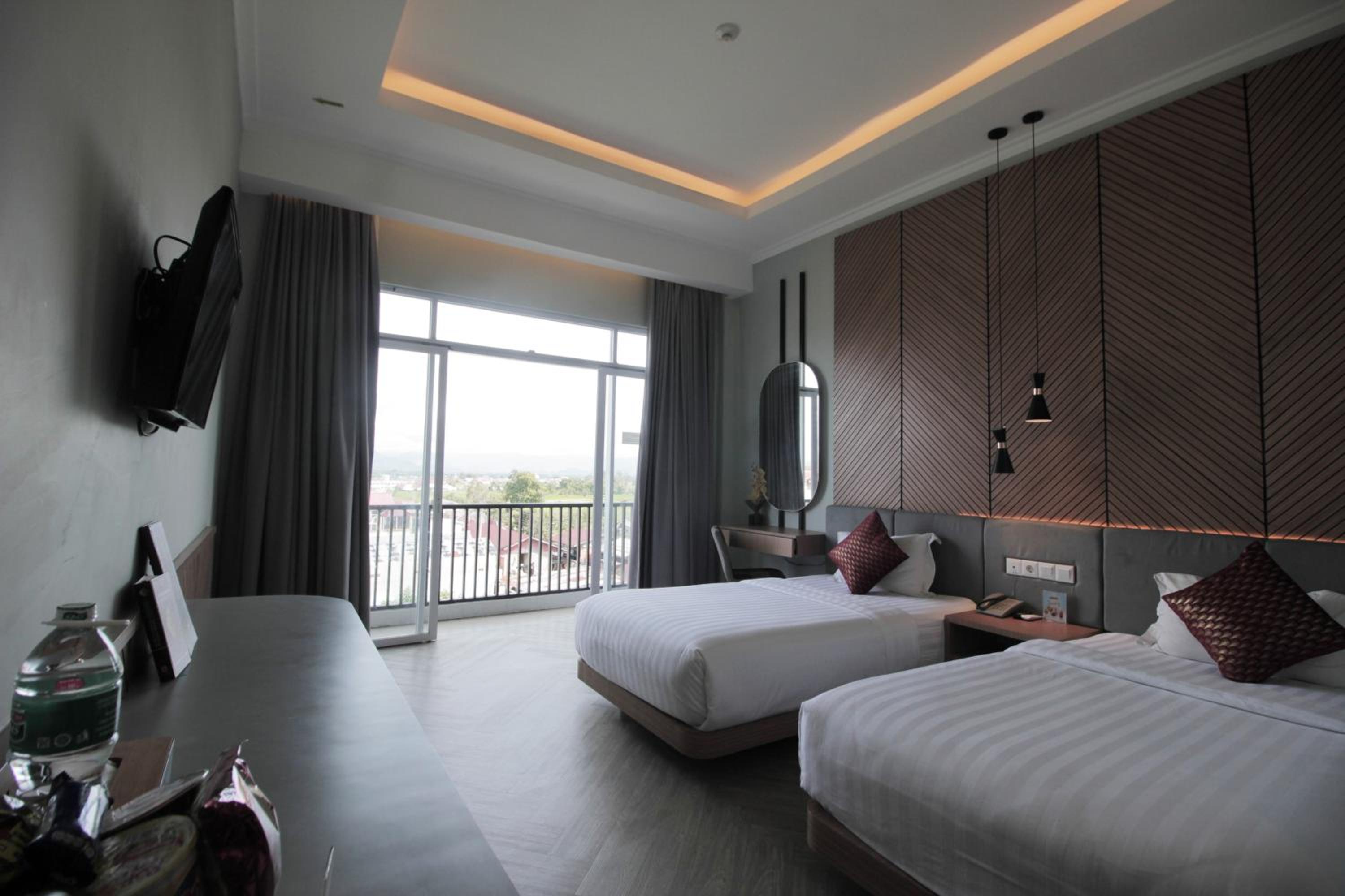 Grand Deluxe Twin Balcony	 - Photo 4