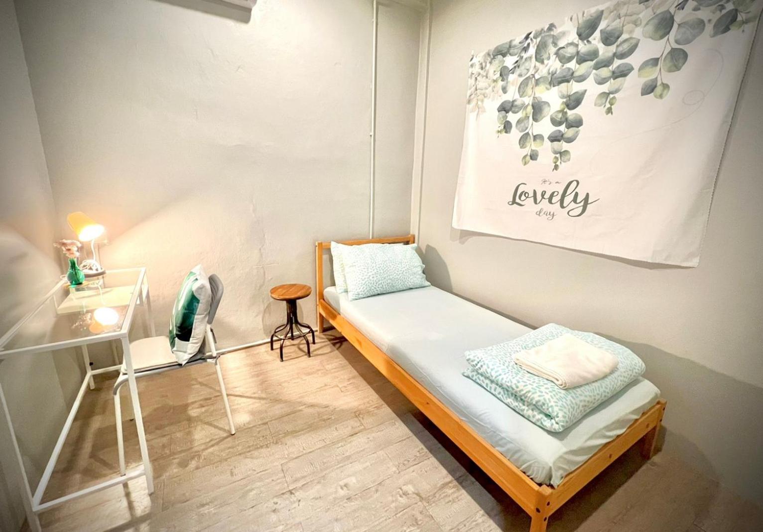 Small Single Room photo 1