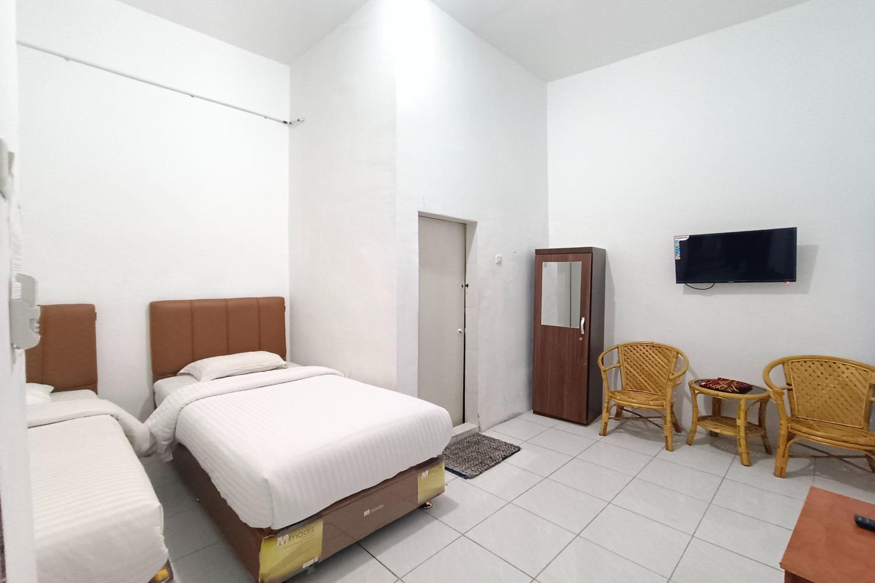 Standard Twin Room photo 2