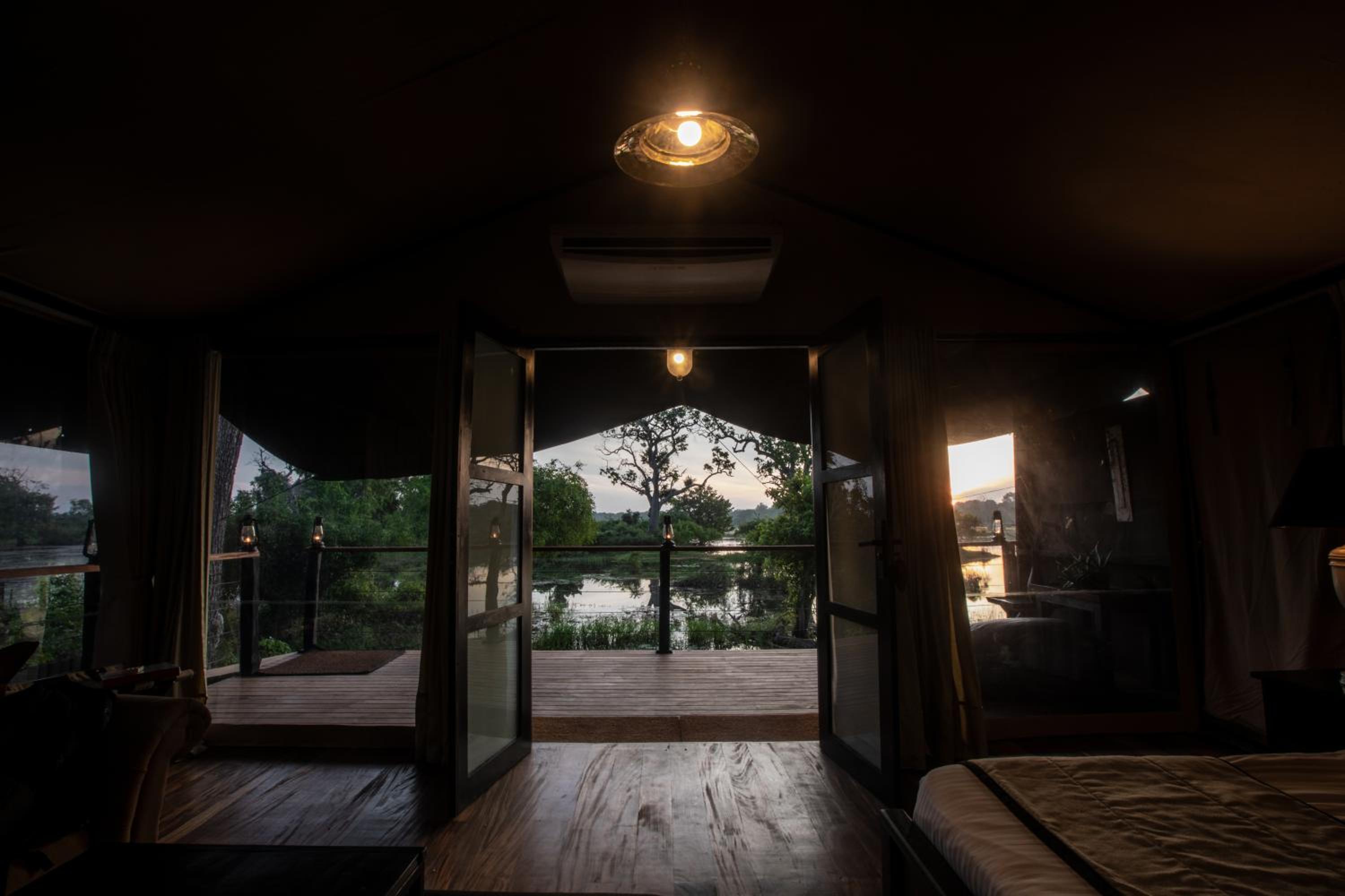 Suite with Lake View photo 2