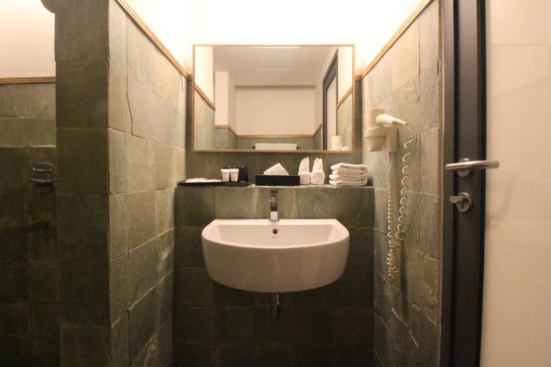 Superior Triple Room photo 3