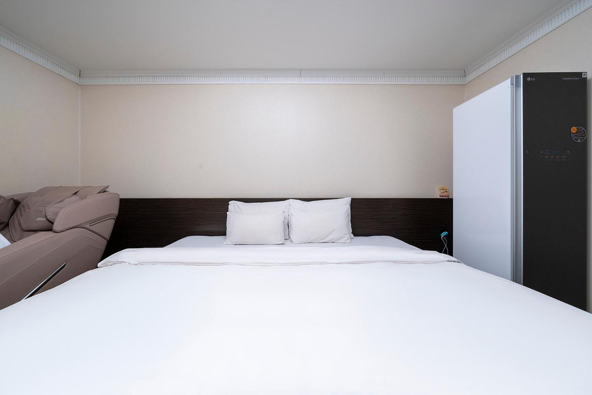 Superior King Room - Photo 6