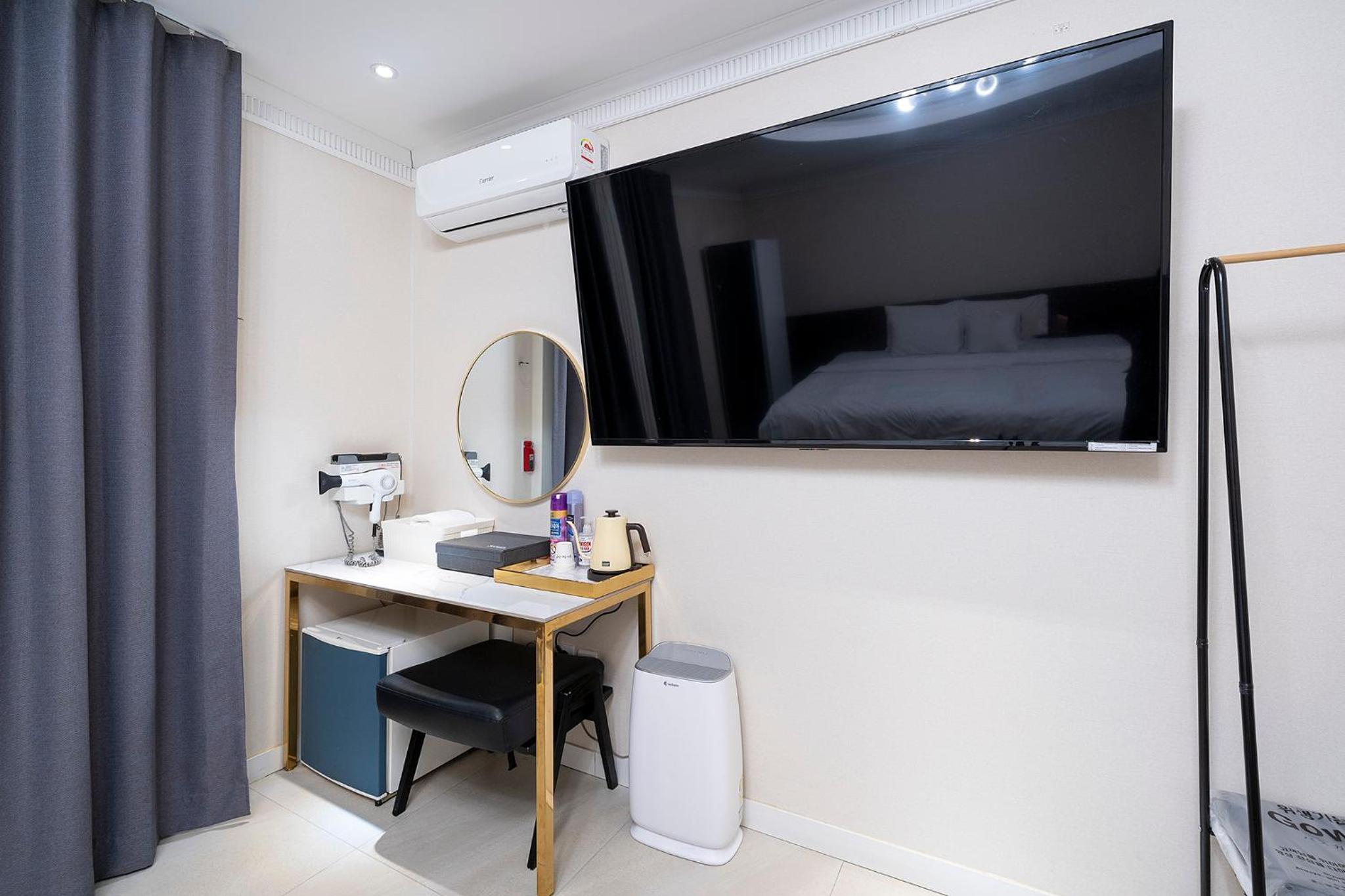 Superior King Room - Photo 3