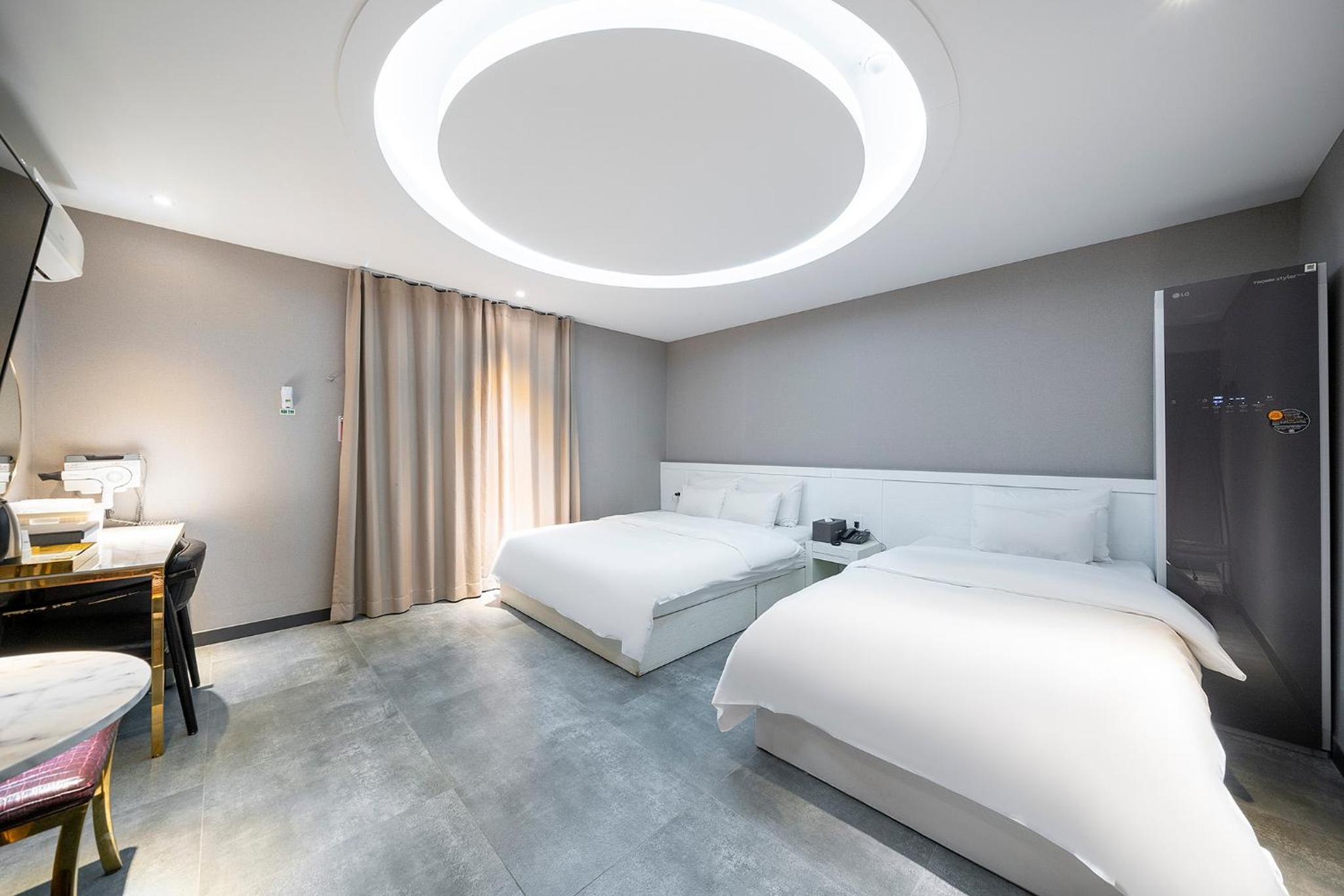 Superior Twin Room - Photo 1