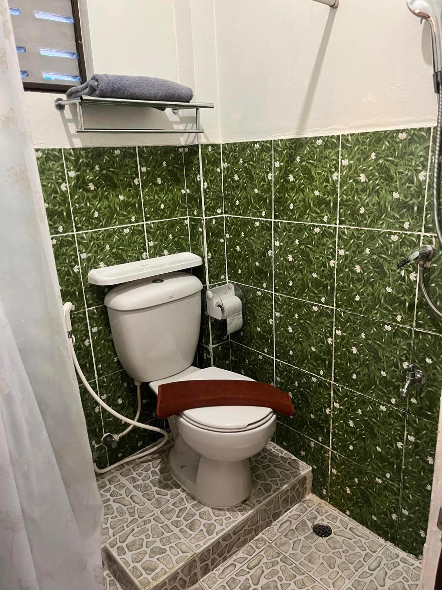 Double Room with Private Bathroom - Photo 8
