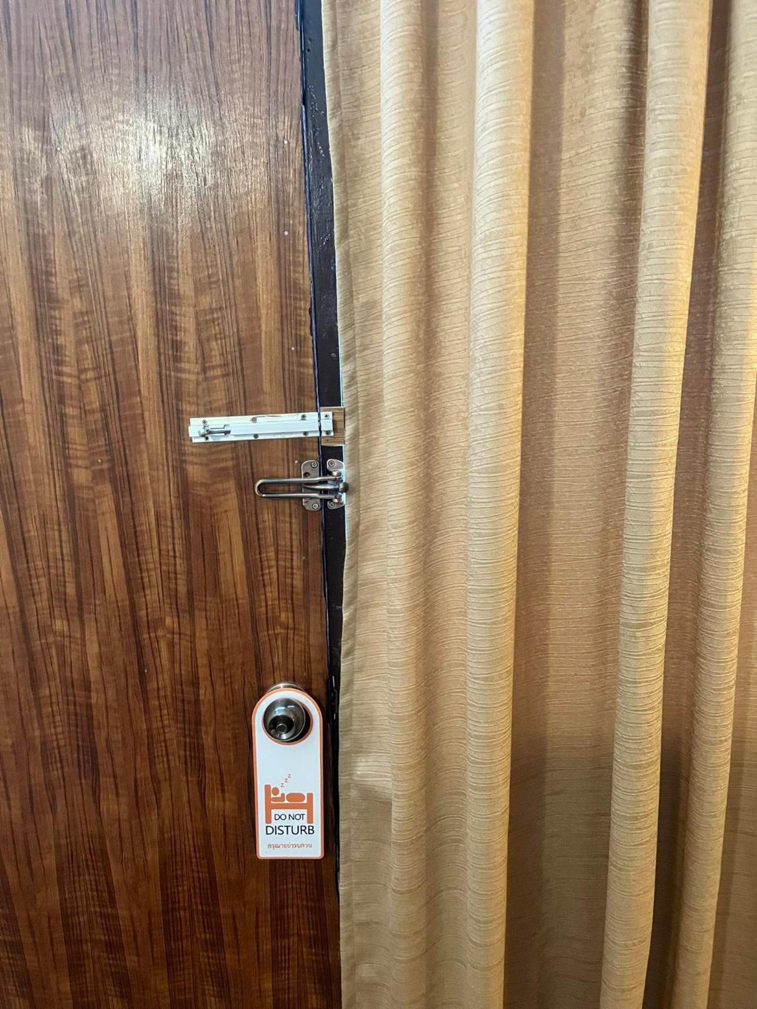 Double Room with Private Bathroom - Photo 9