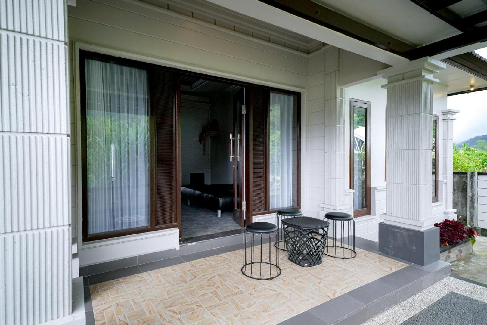 Two-Bedroom Villa - Photo 4