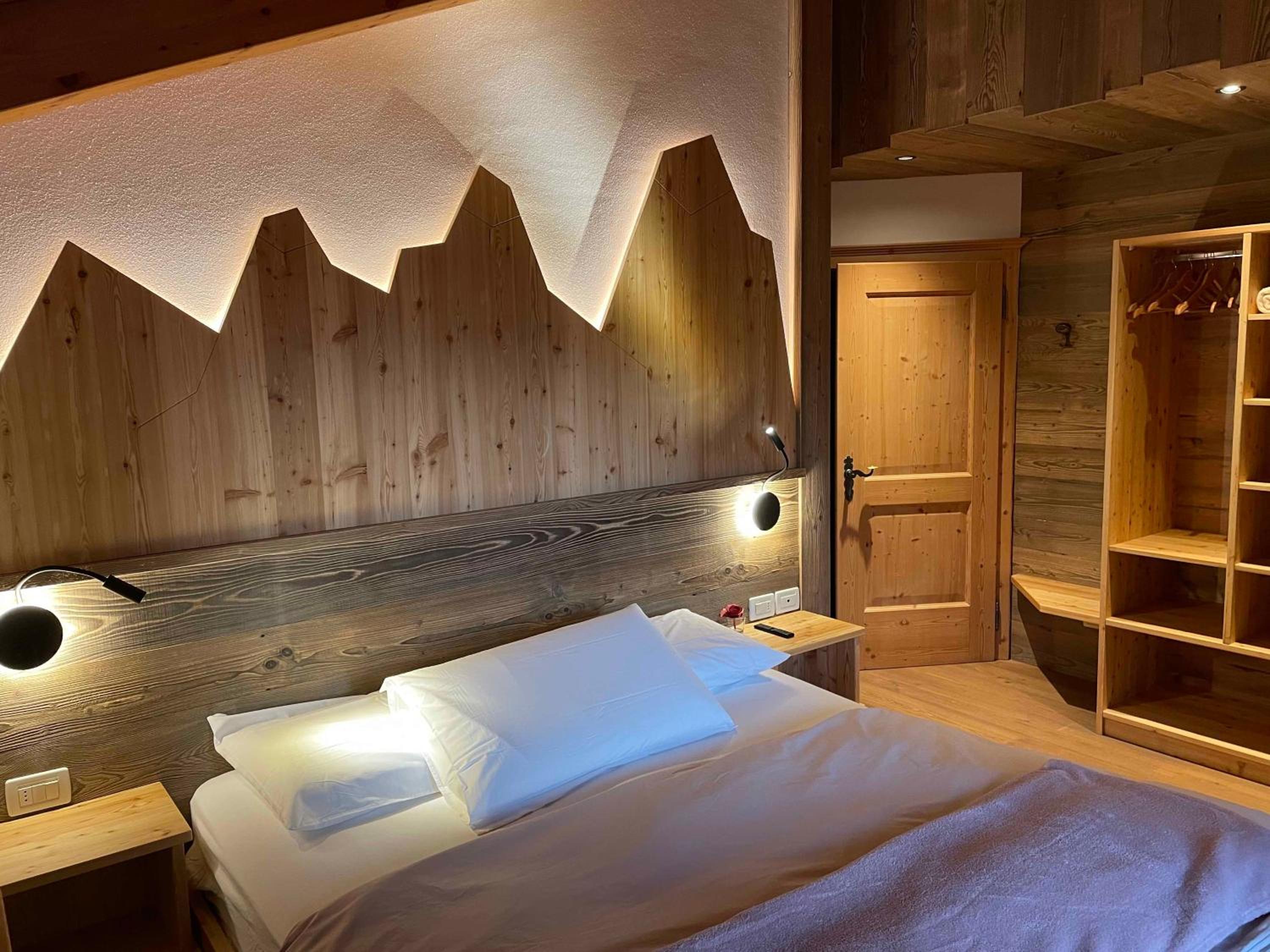 Double Room with Balcony (2 Adults + 1 Child) photo 3