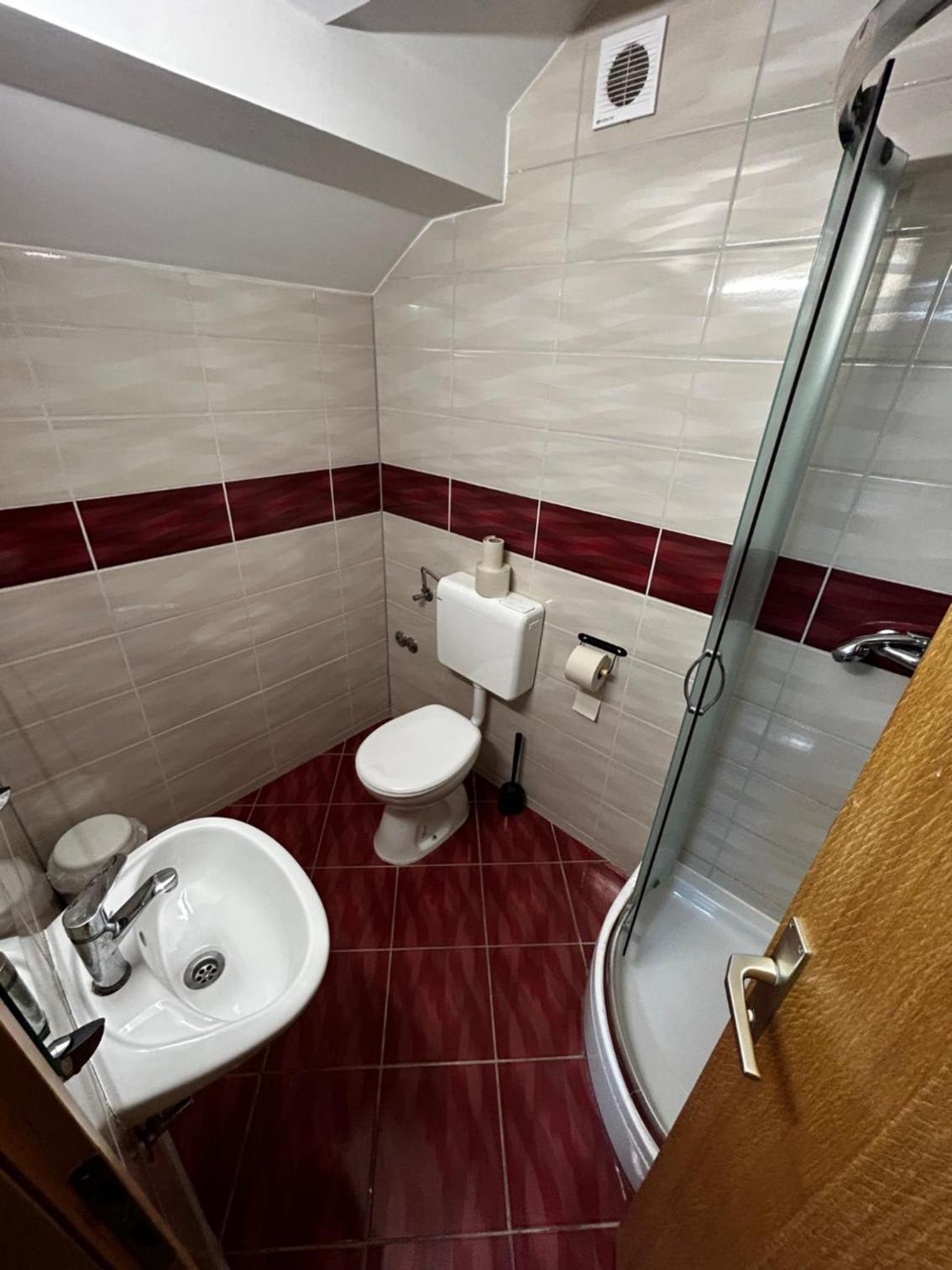Triple Room with Private Bathroom photo 2