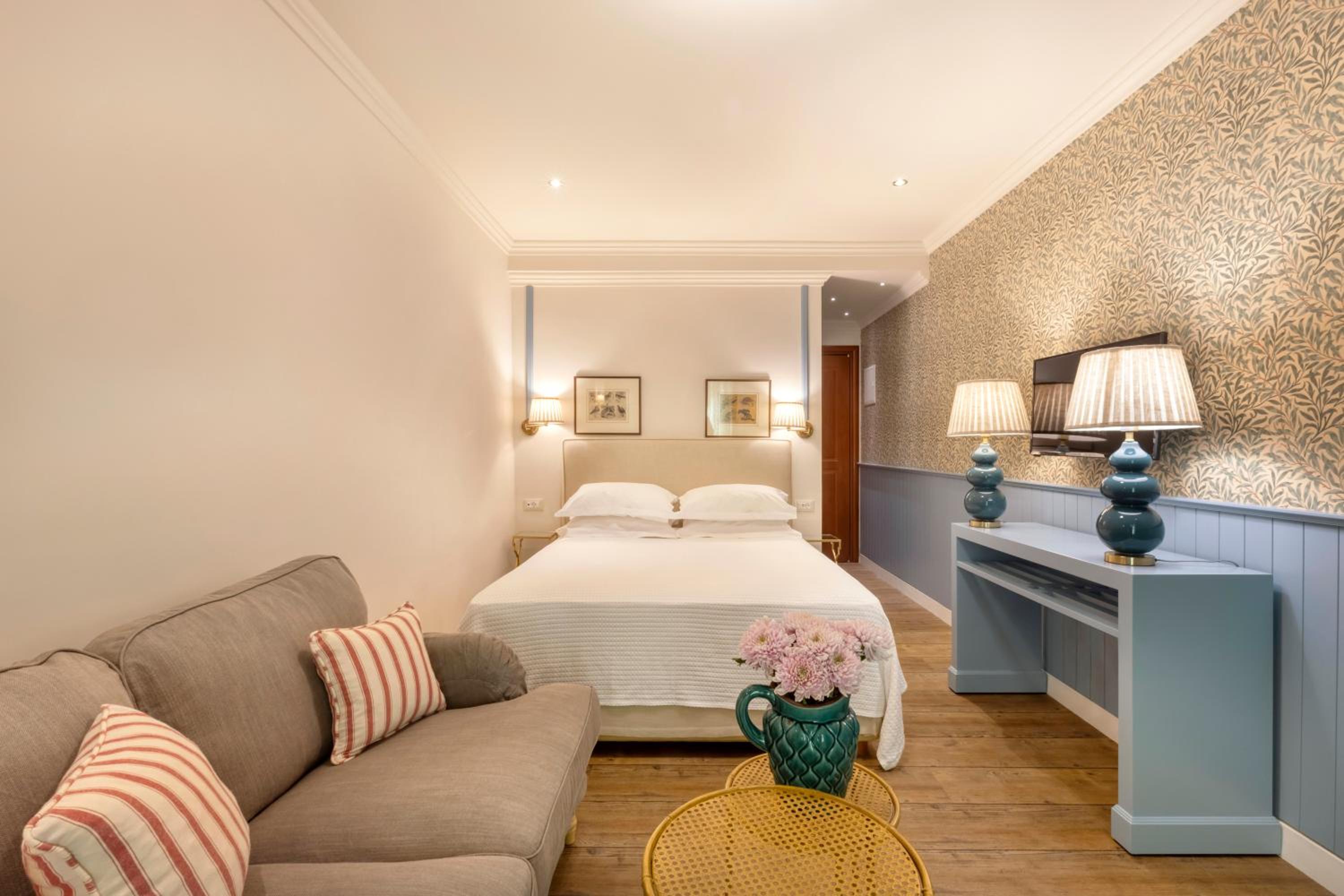Standard Twin Room - Photo 4