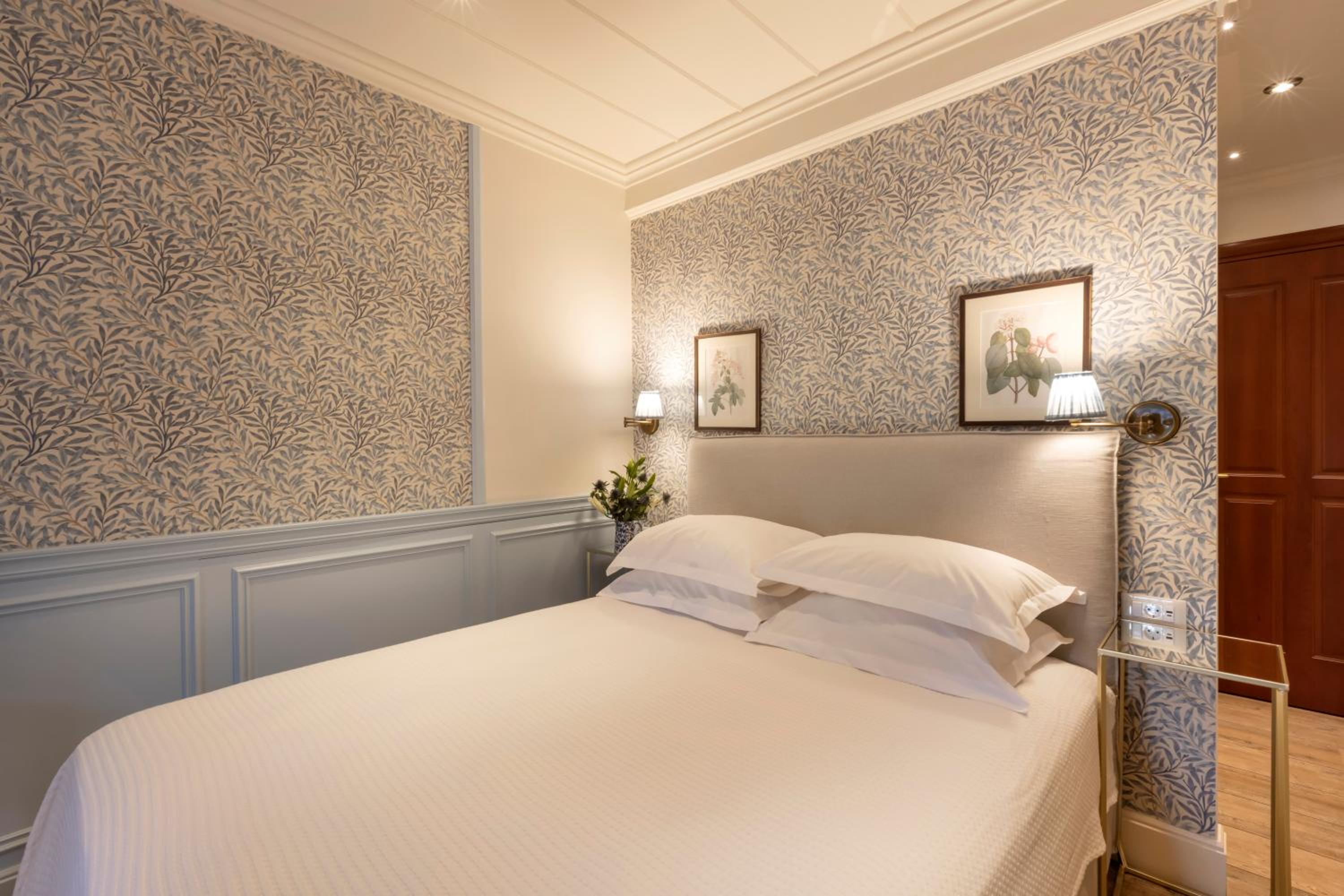 Standard Twin Room - Photo 3