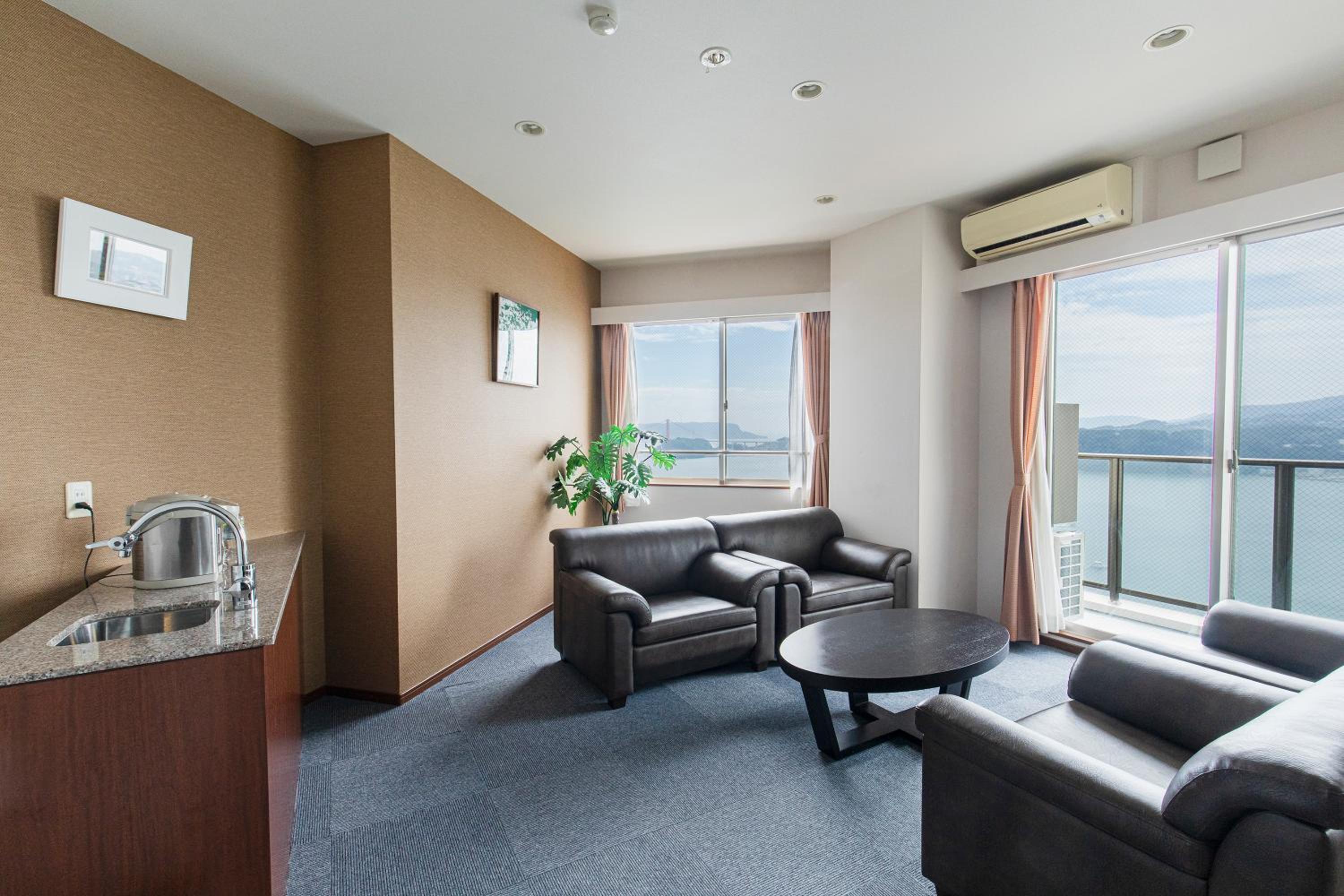 Quadruple Room with Private Bathroom