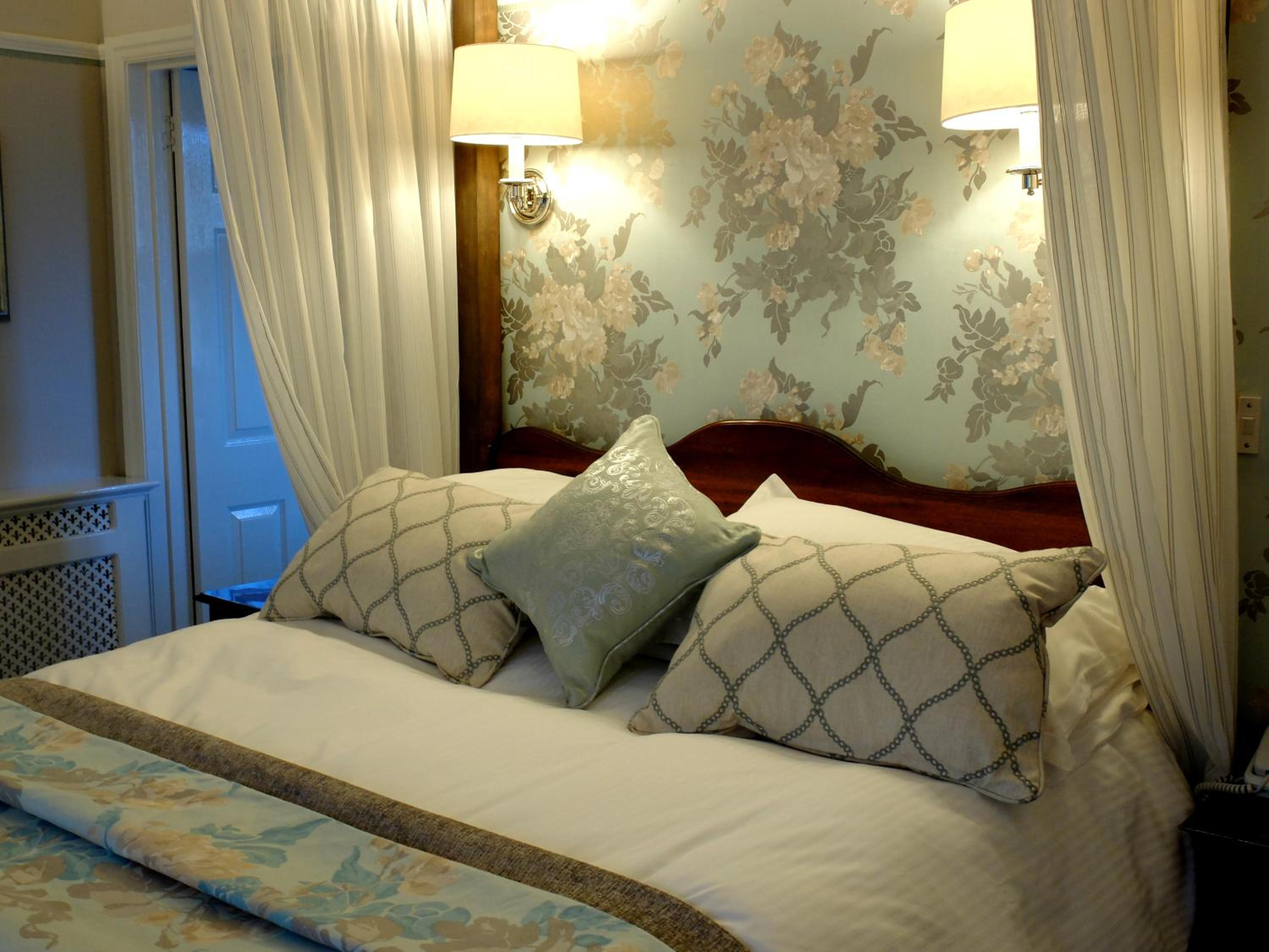 Double Room with Four Poster Bed