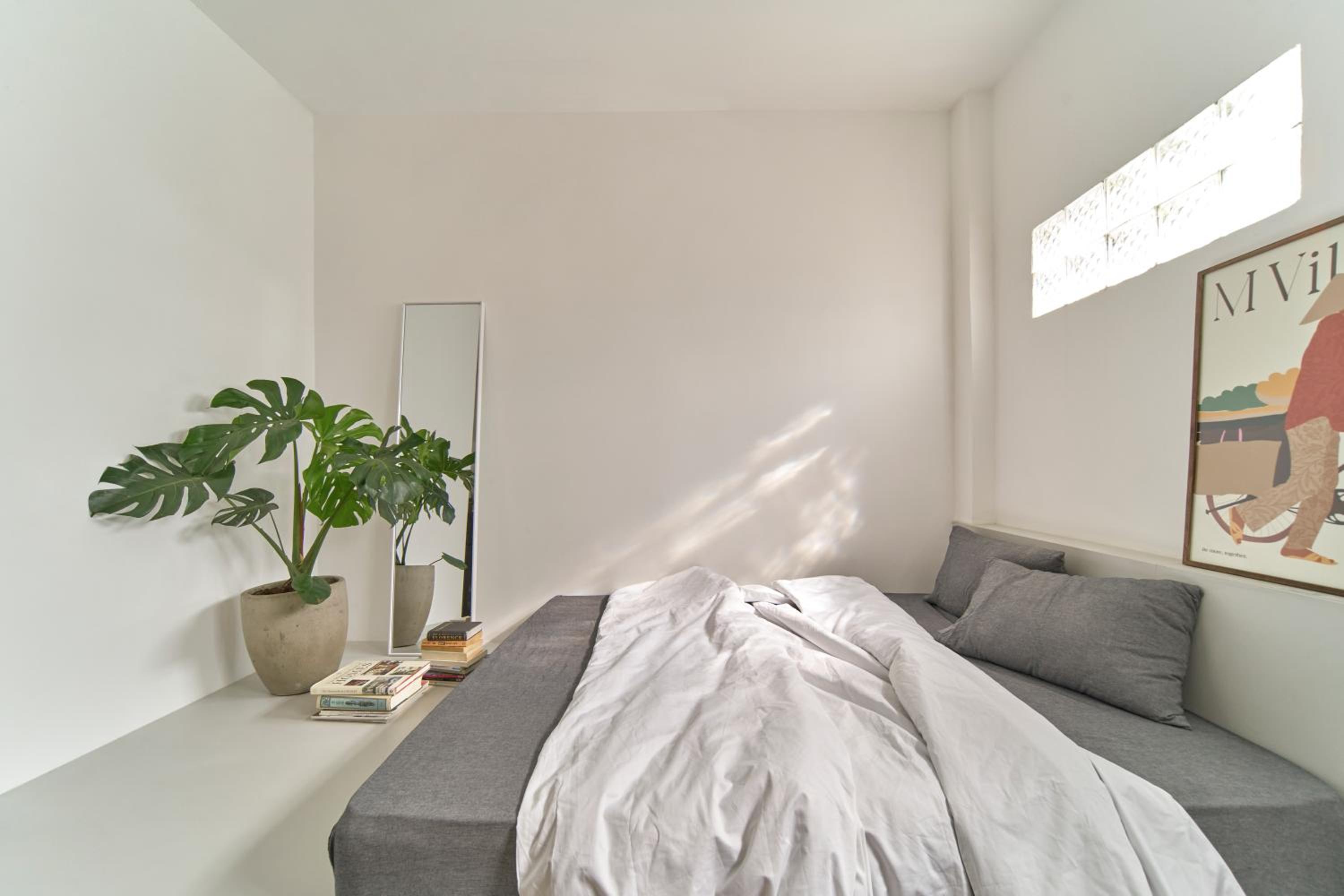 Studio No Window